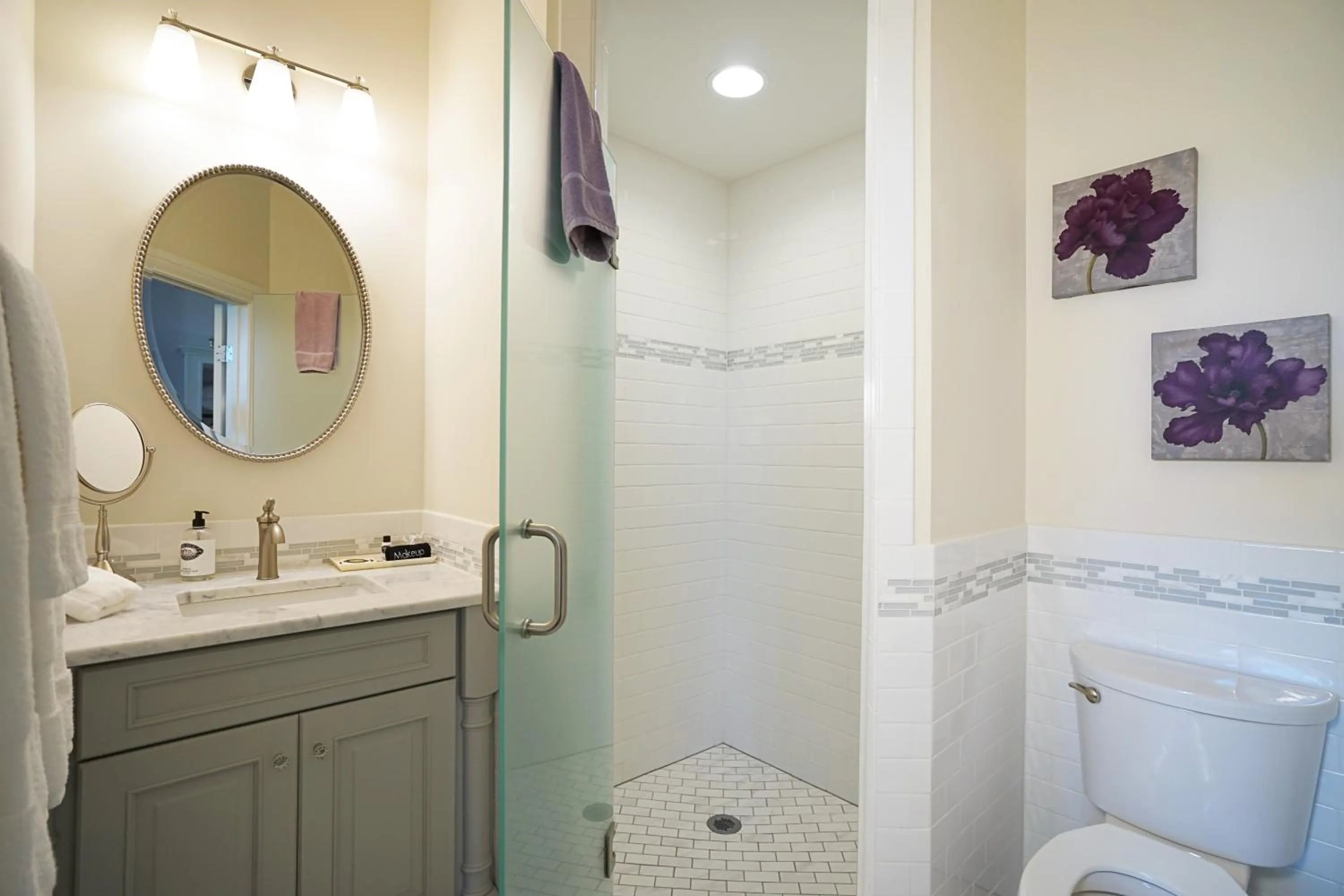 Shower in Inn at Evergreen