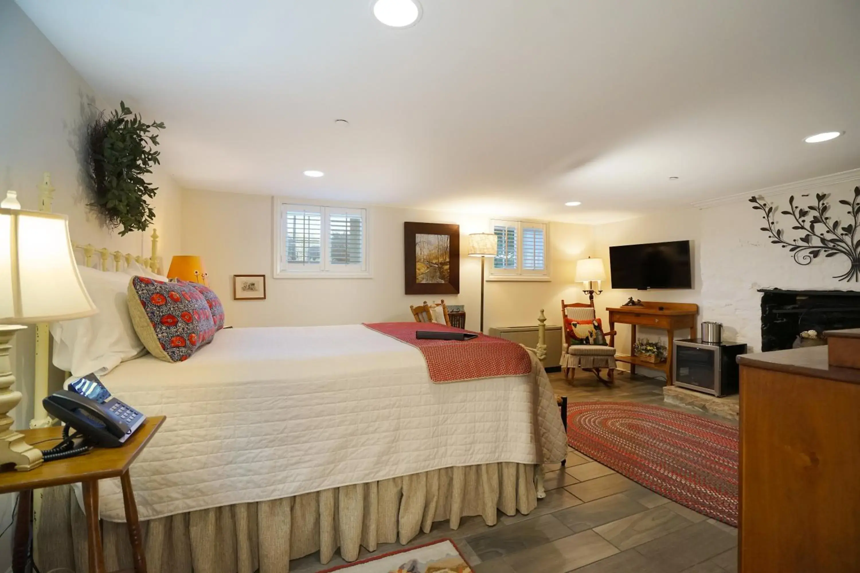 Queen Room in Inn at Evergreen Queen Room in Inn at Evergreen