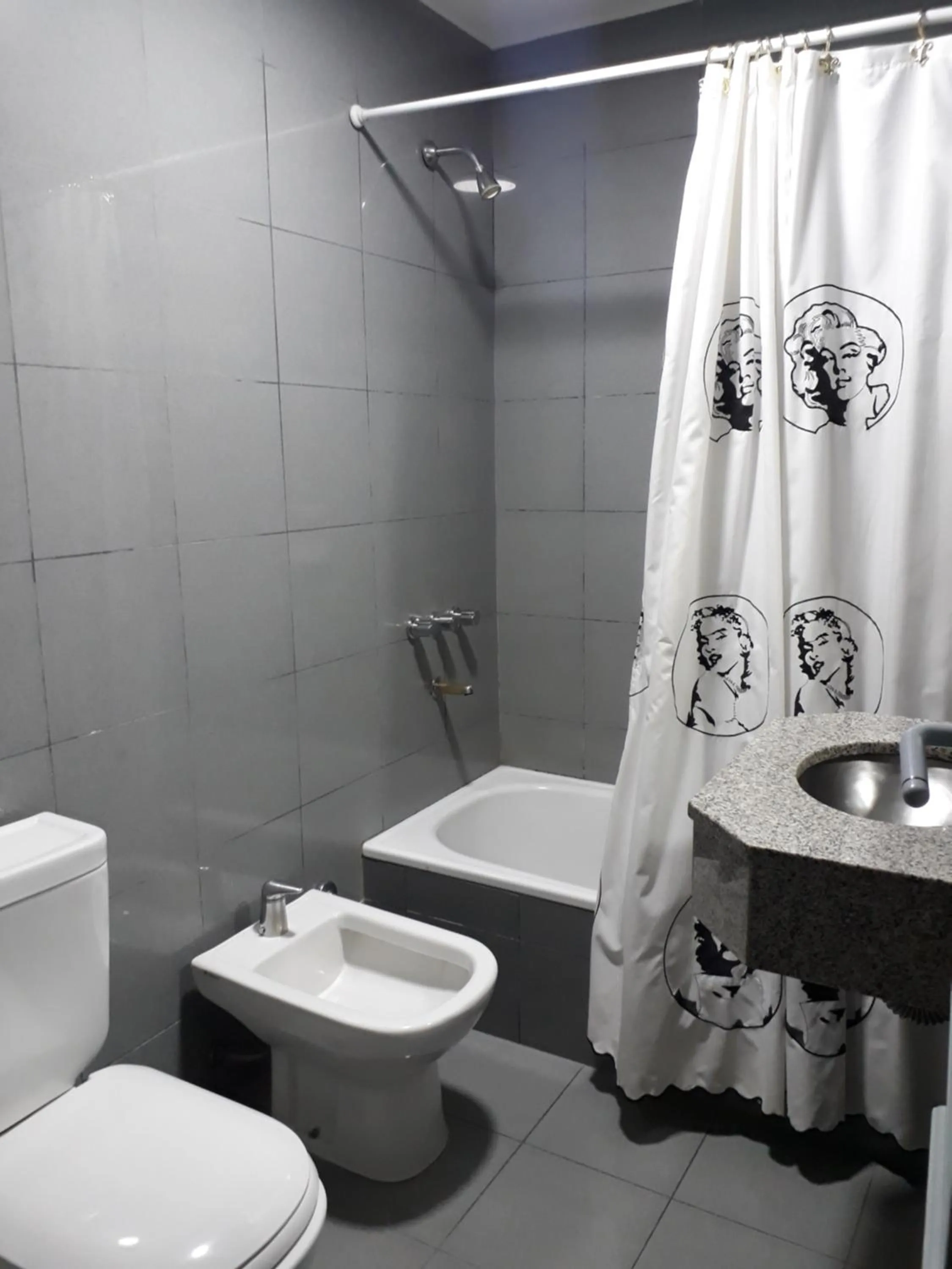 Toilet in Hotel Plaza Roma