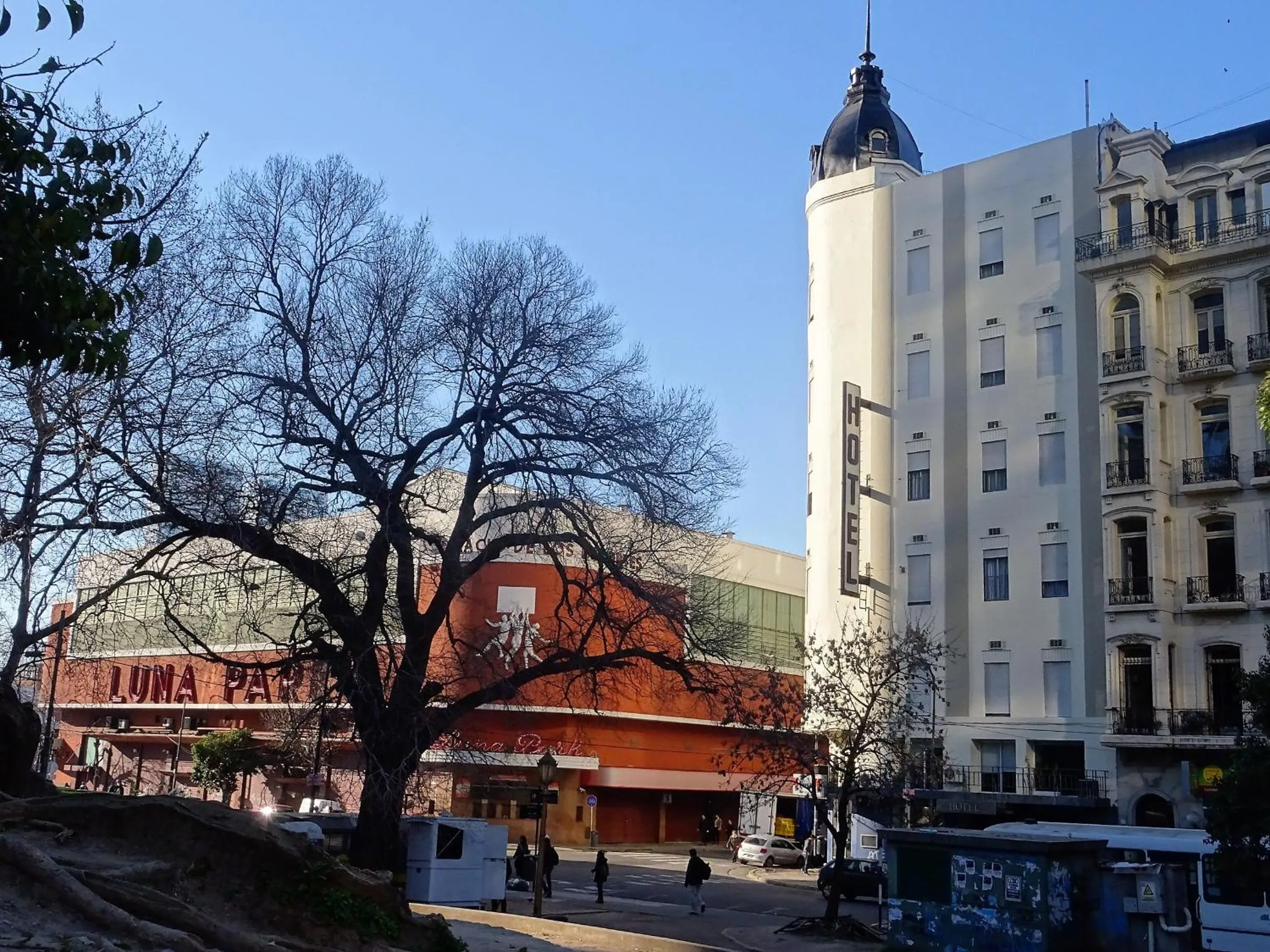 Facade/entrance in Hotel Plaza Roma