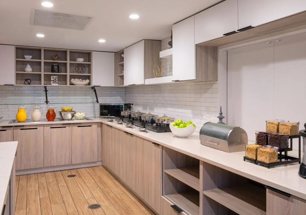 Breakfast in Hyatt House Herndon/Reston