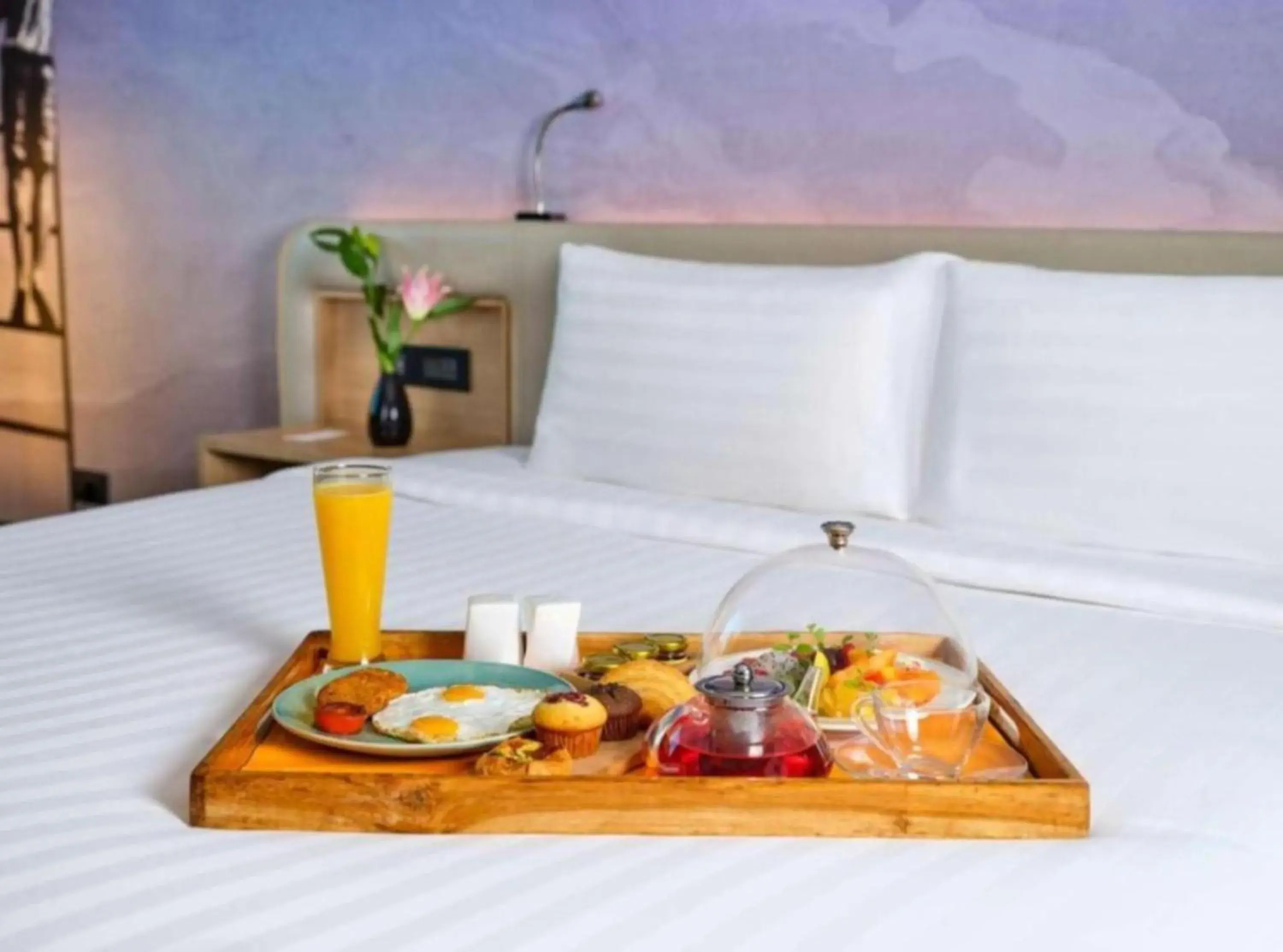 Bed in Hotel Precesion Palace Near Delhi Airport Bed in Hotel Precesion Palace Near Delhi Airport