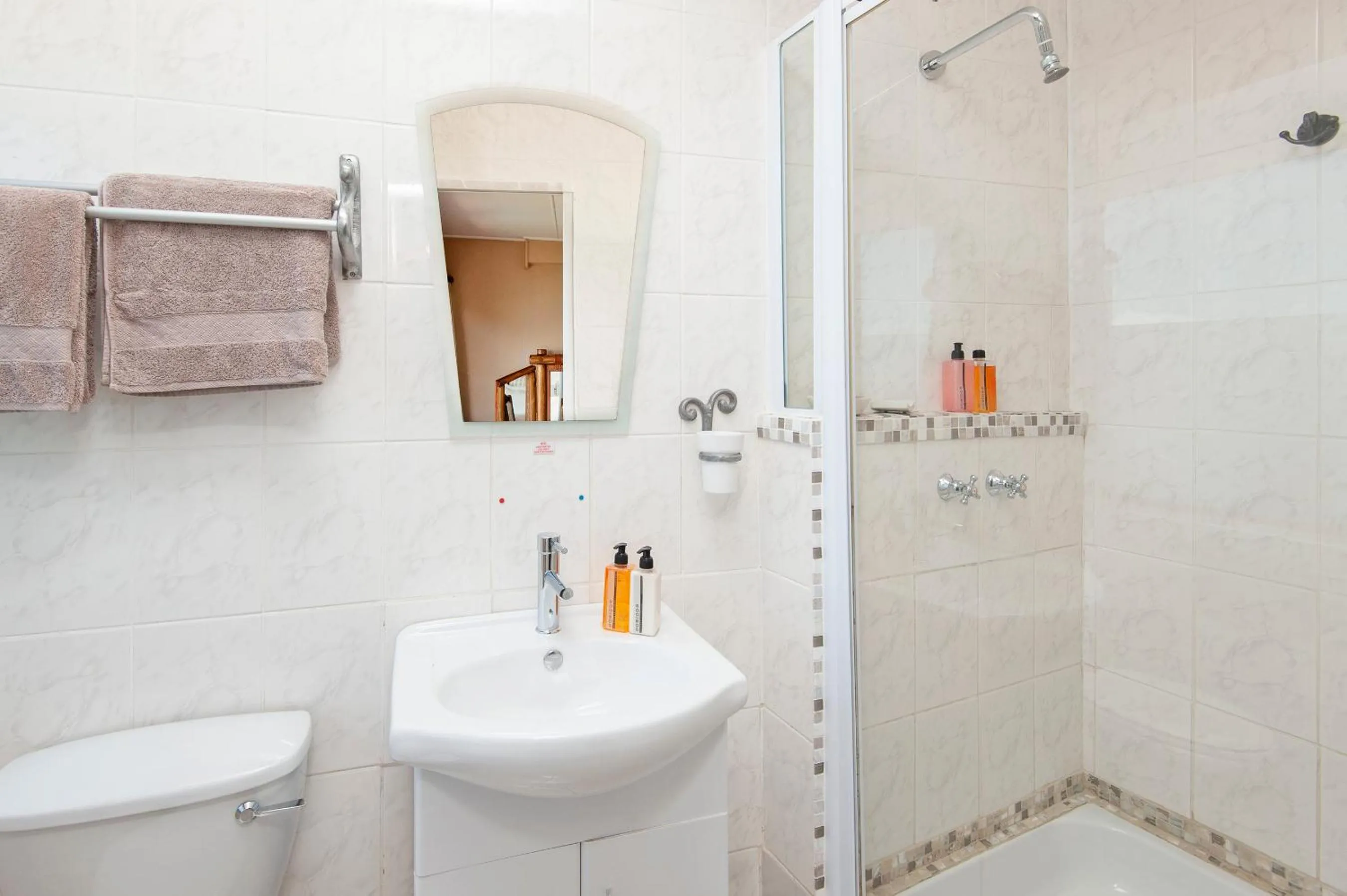 Bathroom in 18 On Kloof Guest House