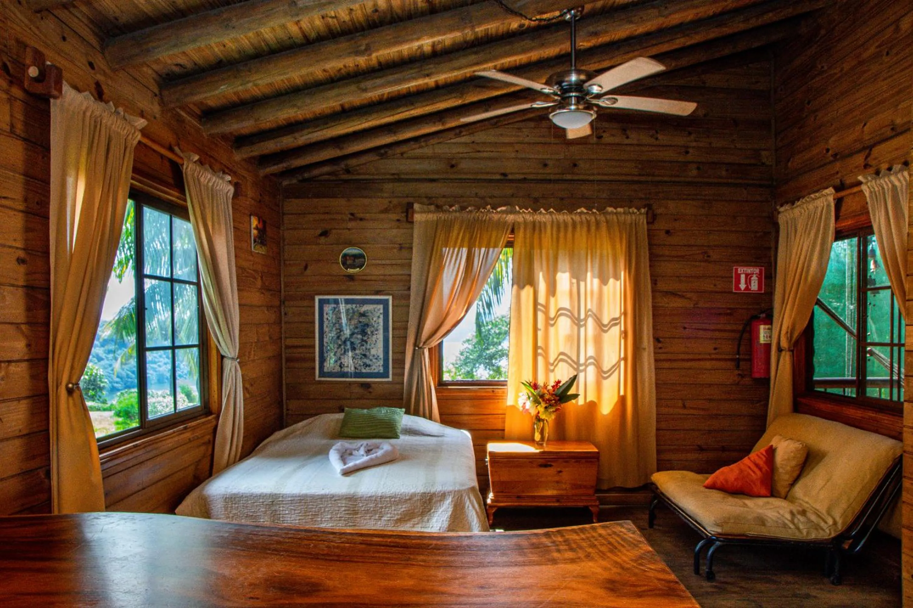 Photo of the whole room, Bed in Las Cabañas Encantadas de Nindirí