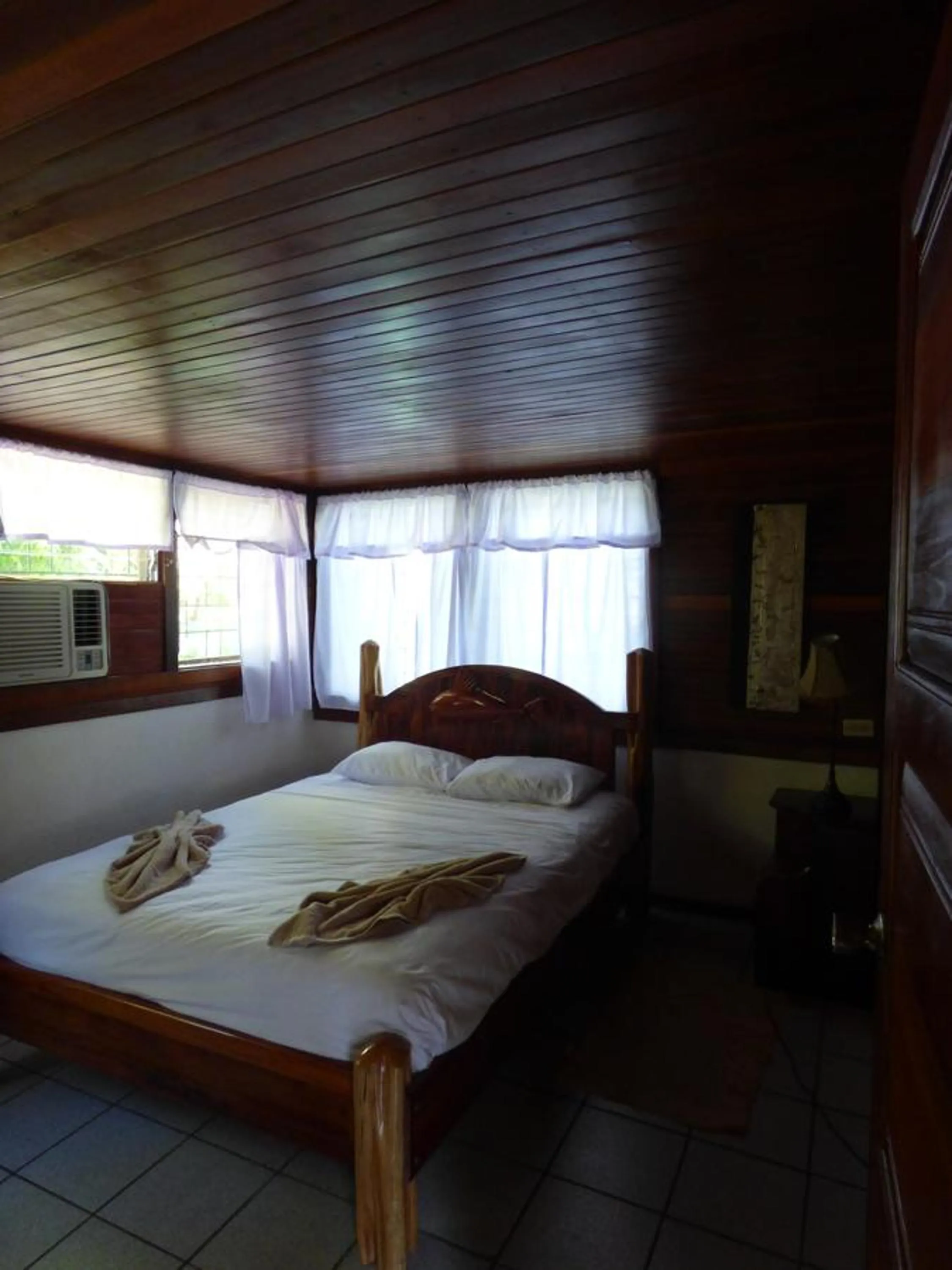 Decorative detail, Bed in Corcovado Beach Lodge