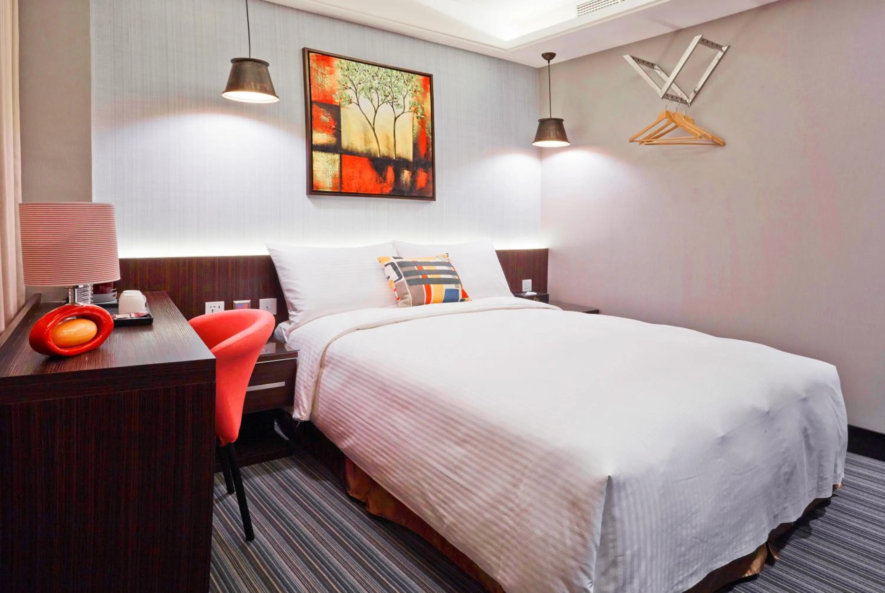 Photo of the whole room, Bed in V-one Hotel - Ningxia No. 2 Inn