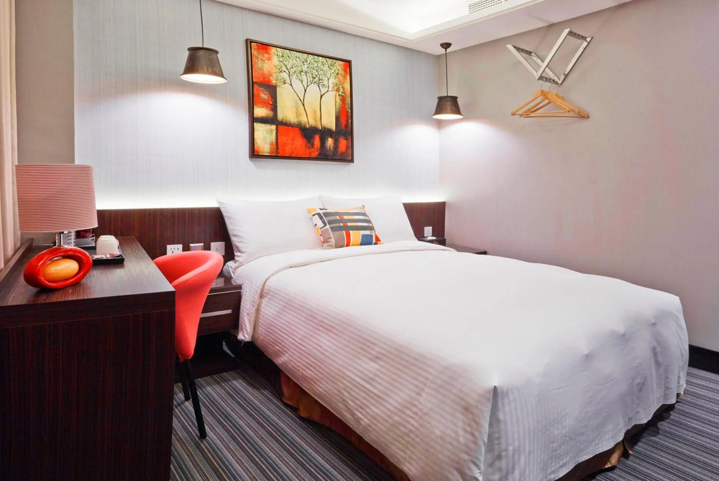 Photo of the whole room, Bed in V-one Hotel - Ningxia No. 2 Inn Photo of the whole room, Bed in V-one Hotel - Ningxia No. 2 Inn