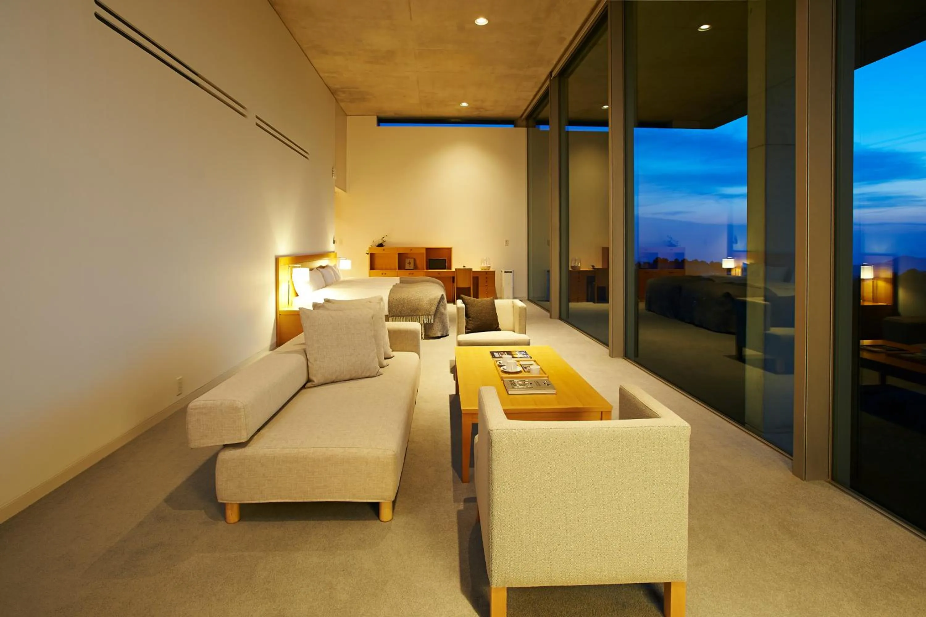 Living room in SETOUCHI RETREAT by Onko Chishin