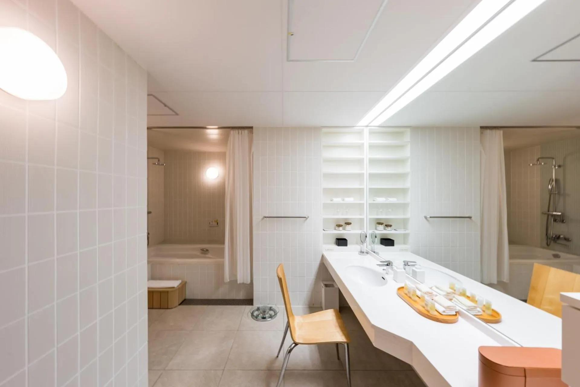 Bathroom in SETOUCHI RETREAT by Onko Chishin