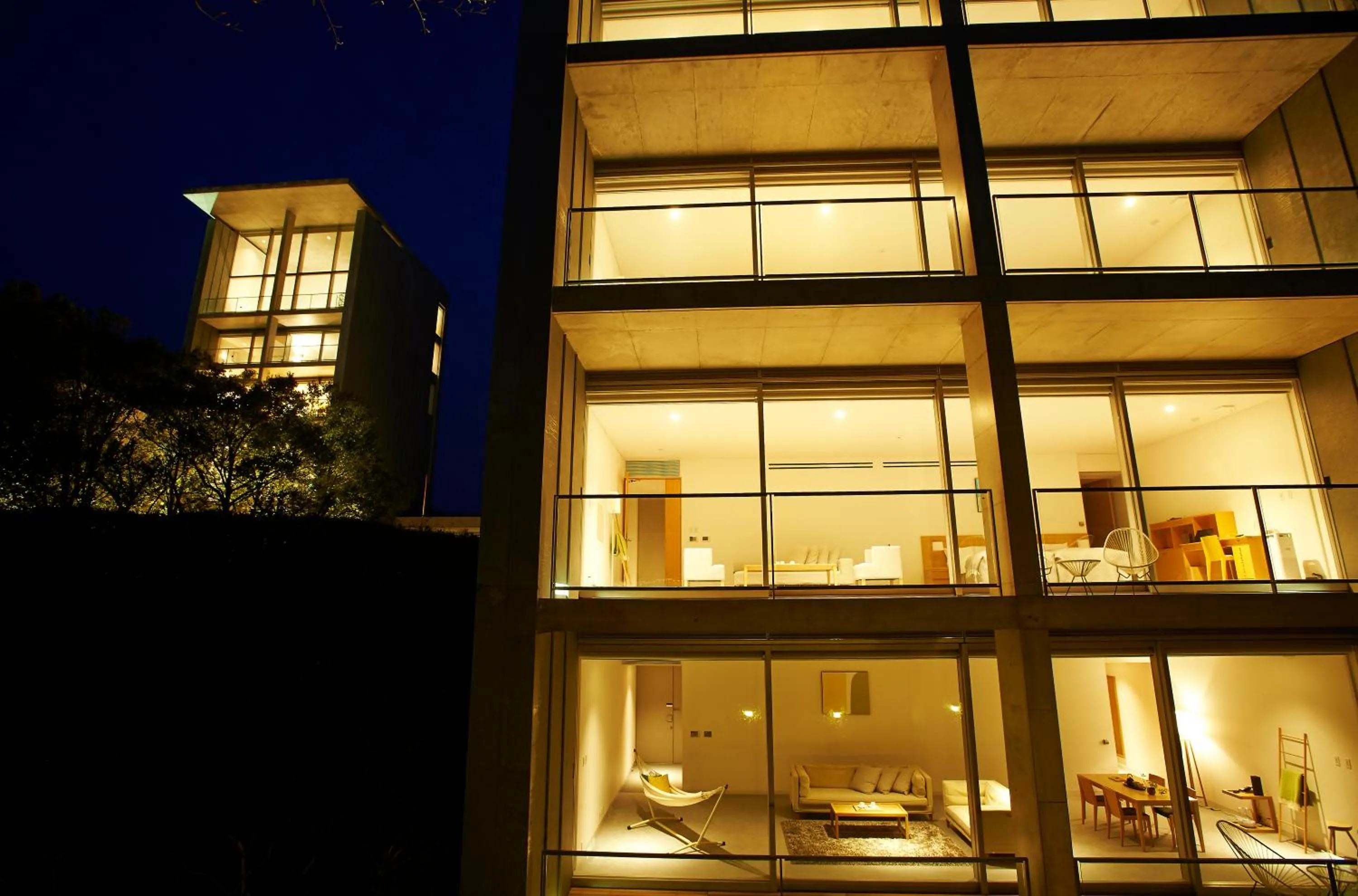 Property building in SETOUCHI RETREAT by Onko Chishin