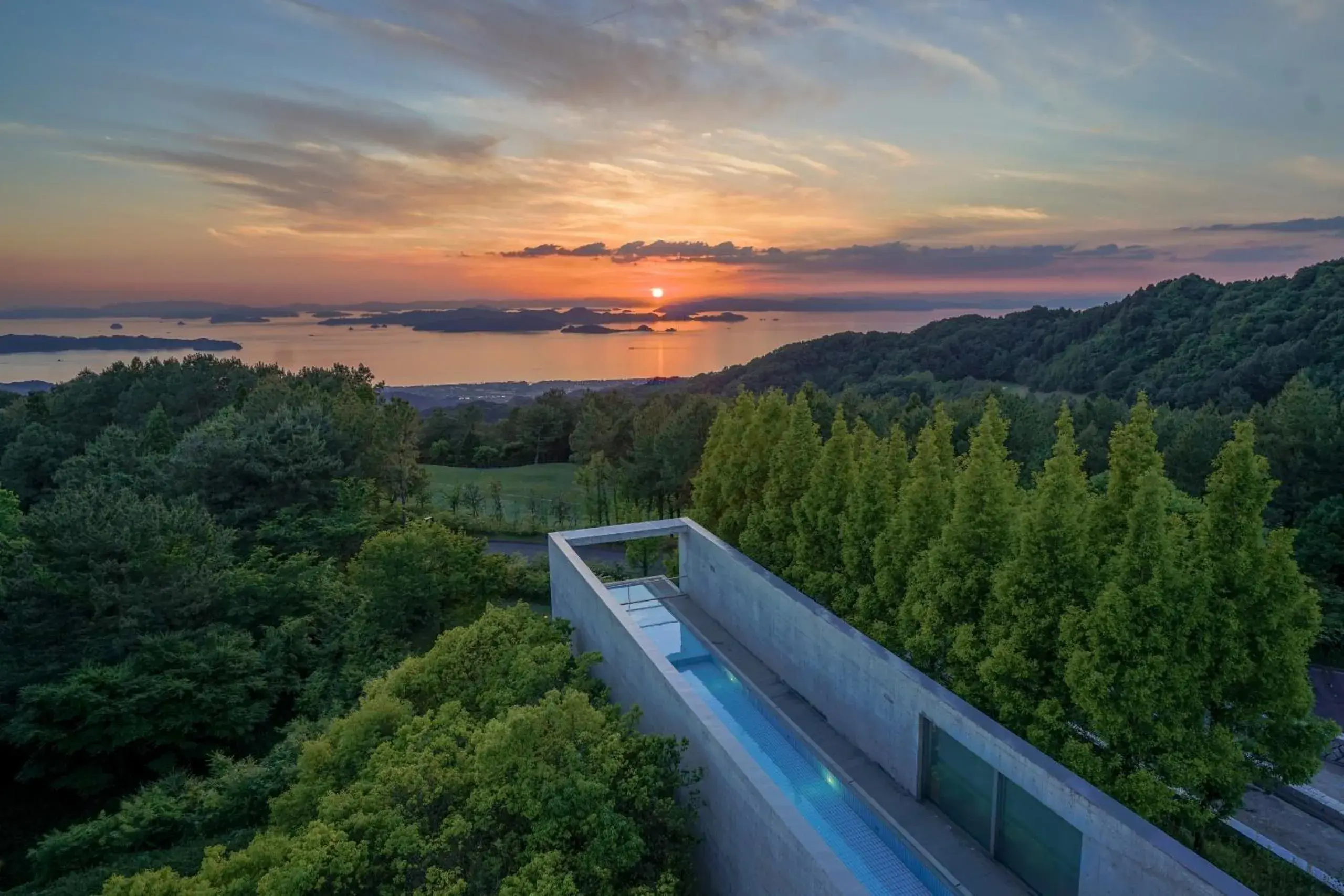SETOUCHI RETREAT by Onko Chishin SETOUCHI RETREAT by Onko Chishin