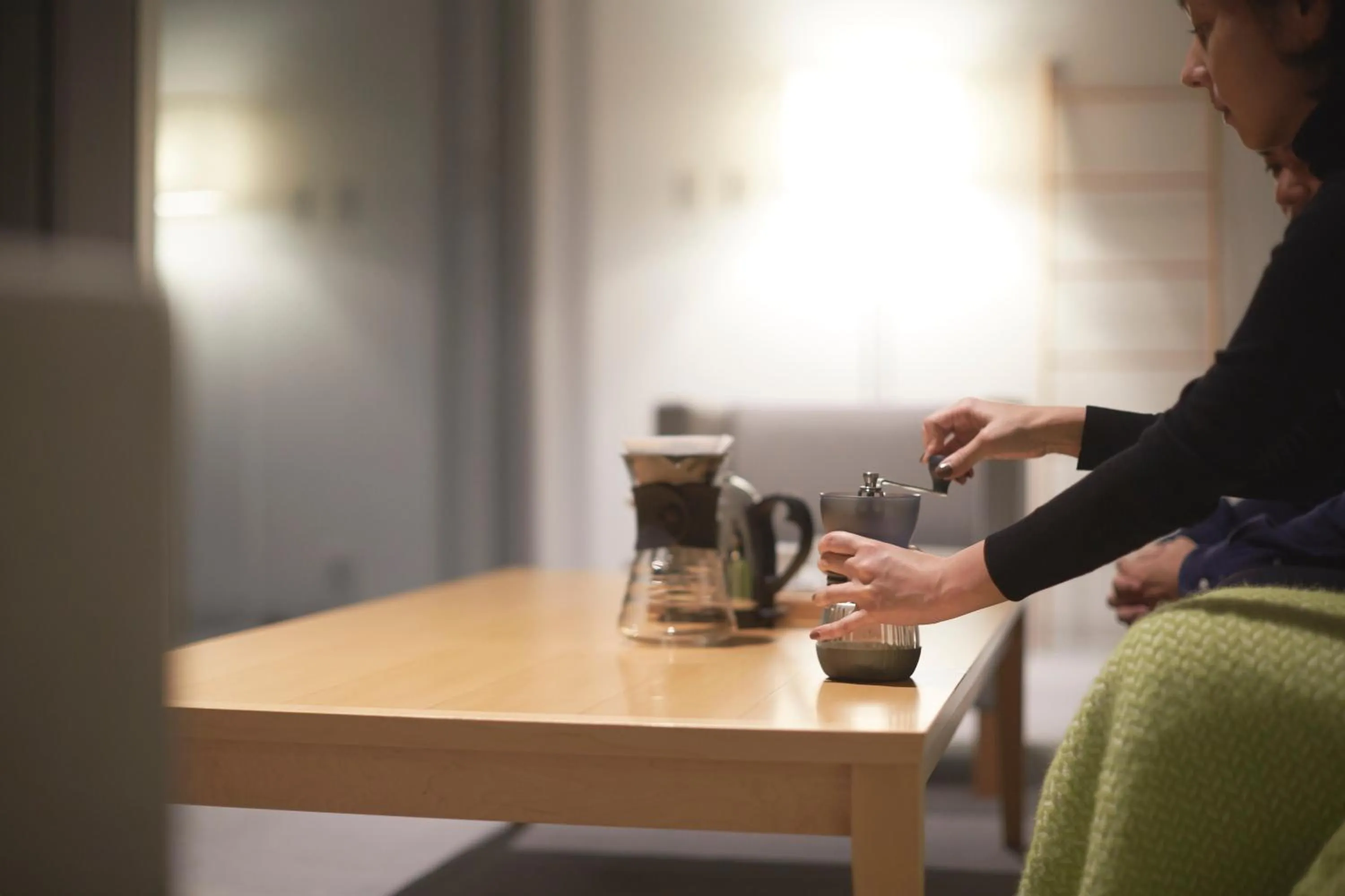 Living room in SETOUCHI RETREAT by Onko Chishin