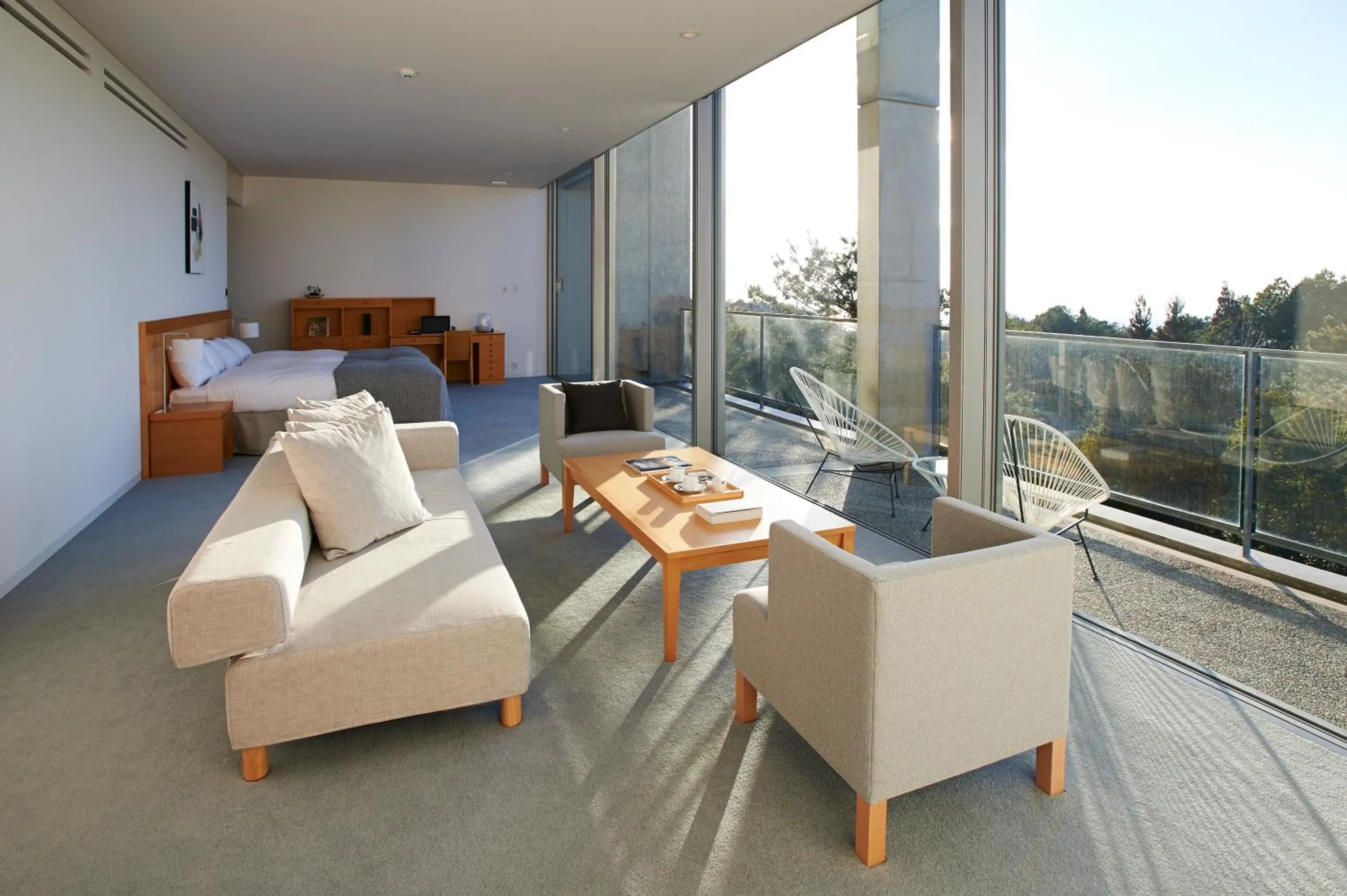 Living room in SETOUCHI RETREAT by Onko Chishin