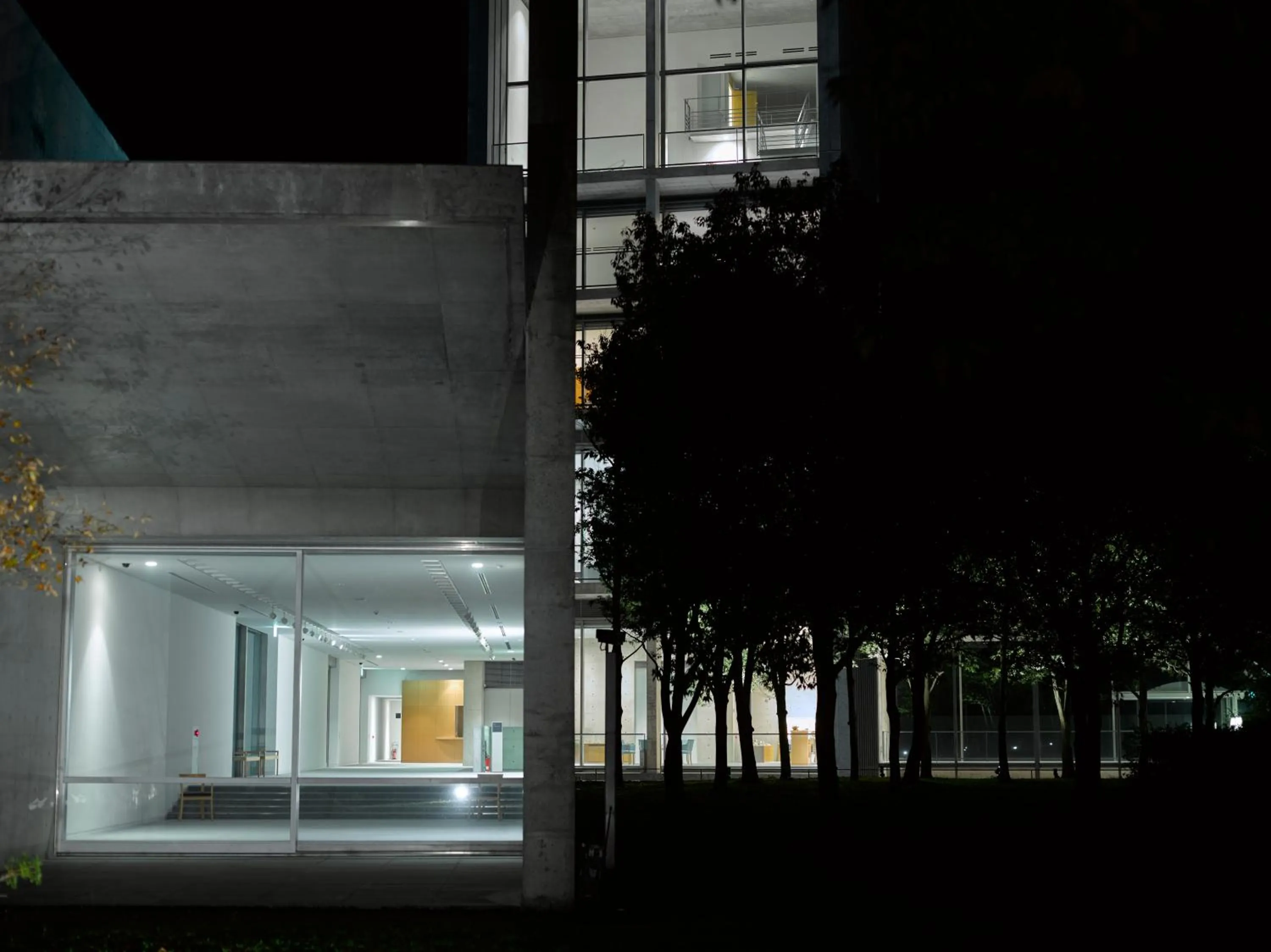 Property building in SETOUCHI RETREAT by Onko Chishin