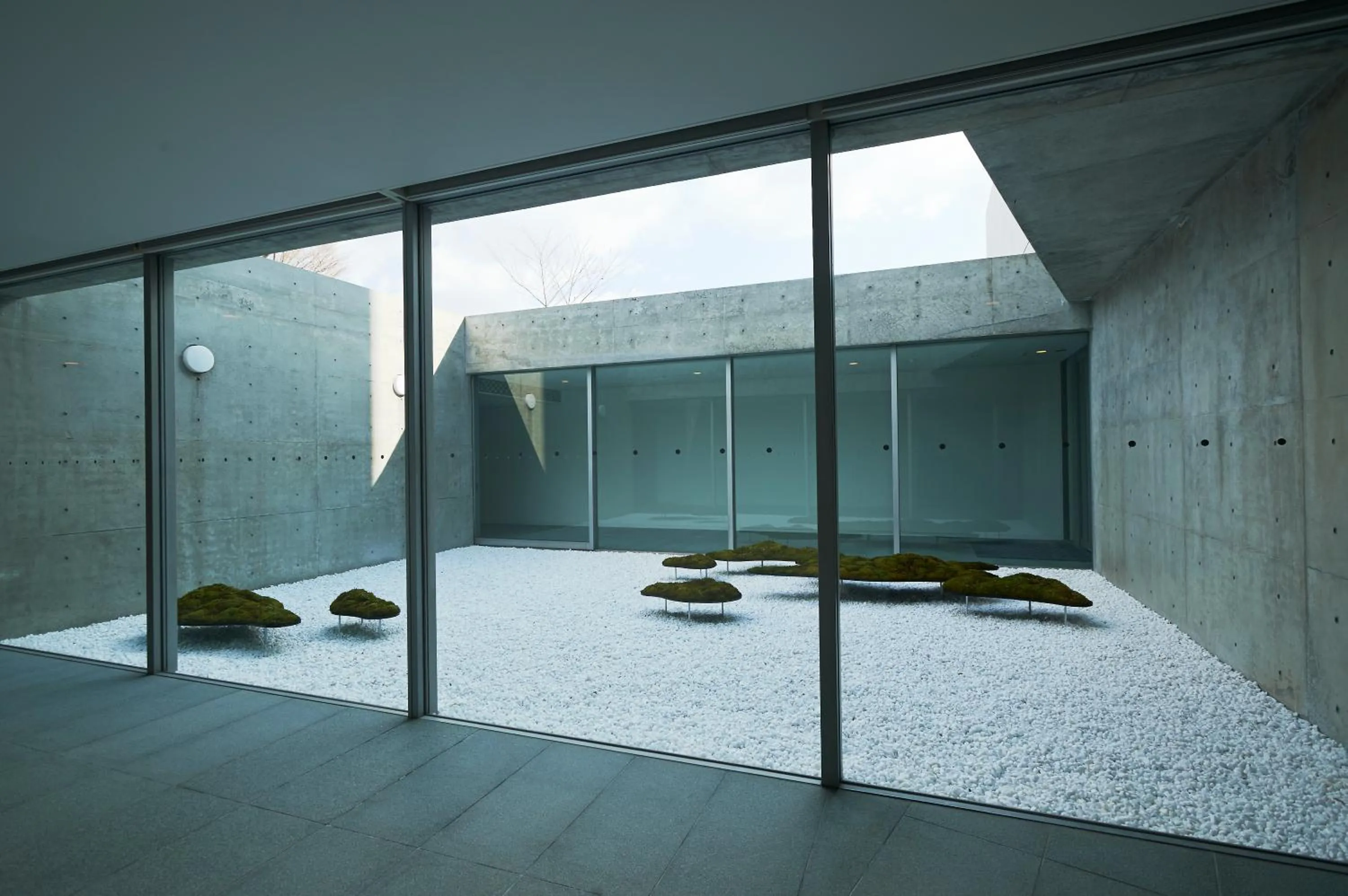 Garden in SETOUCHI RETREAT by Onko Chishin