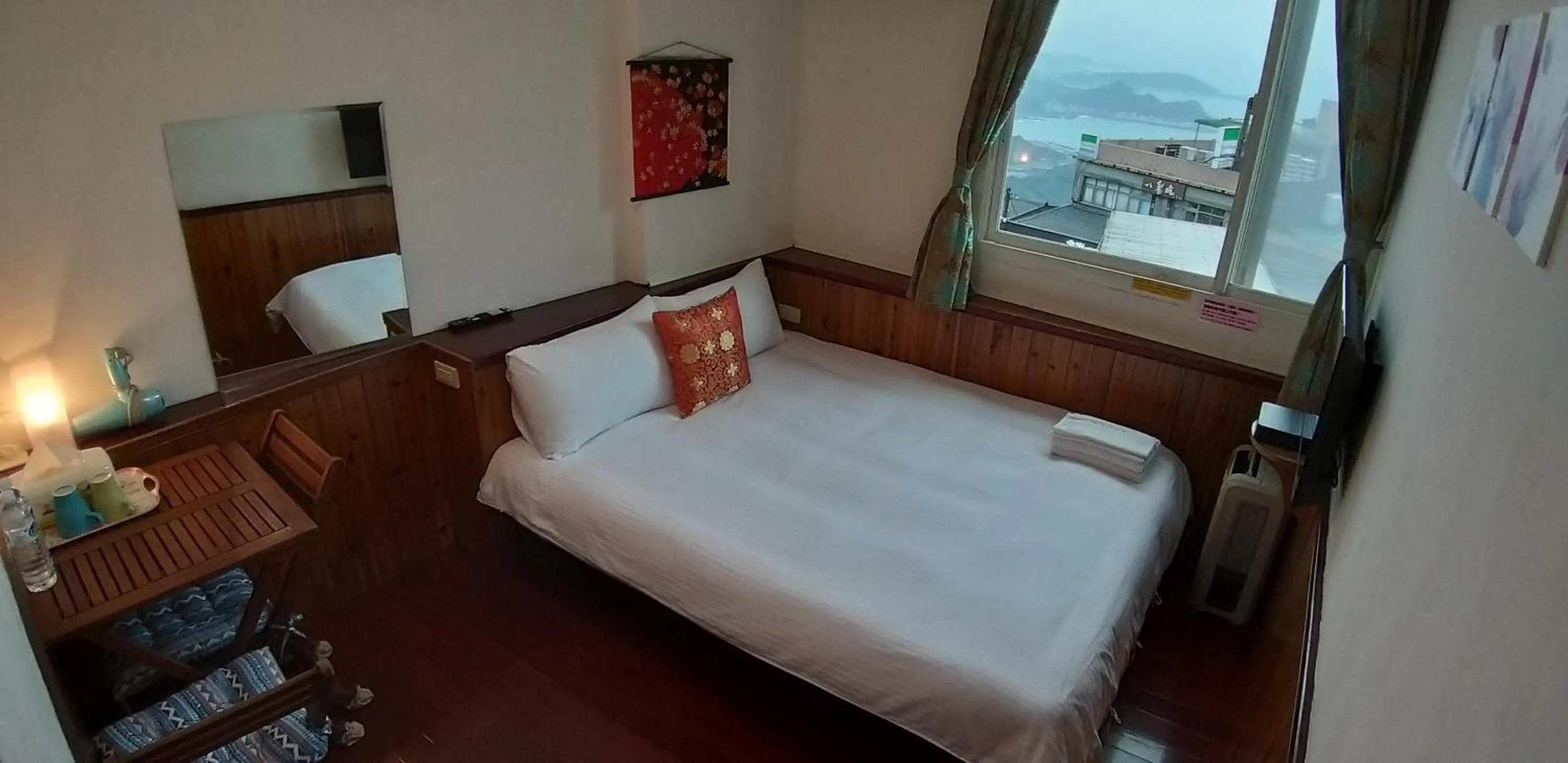 Photo of the whole room, Bed in Kao Mama B&B