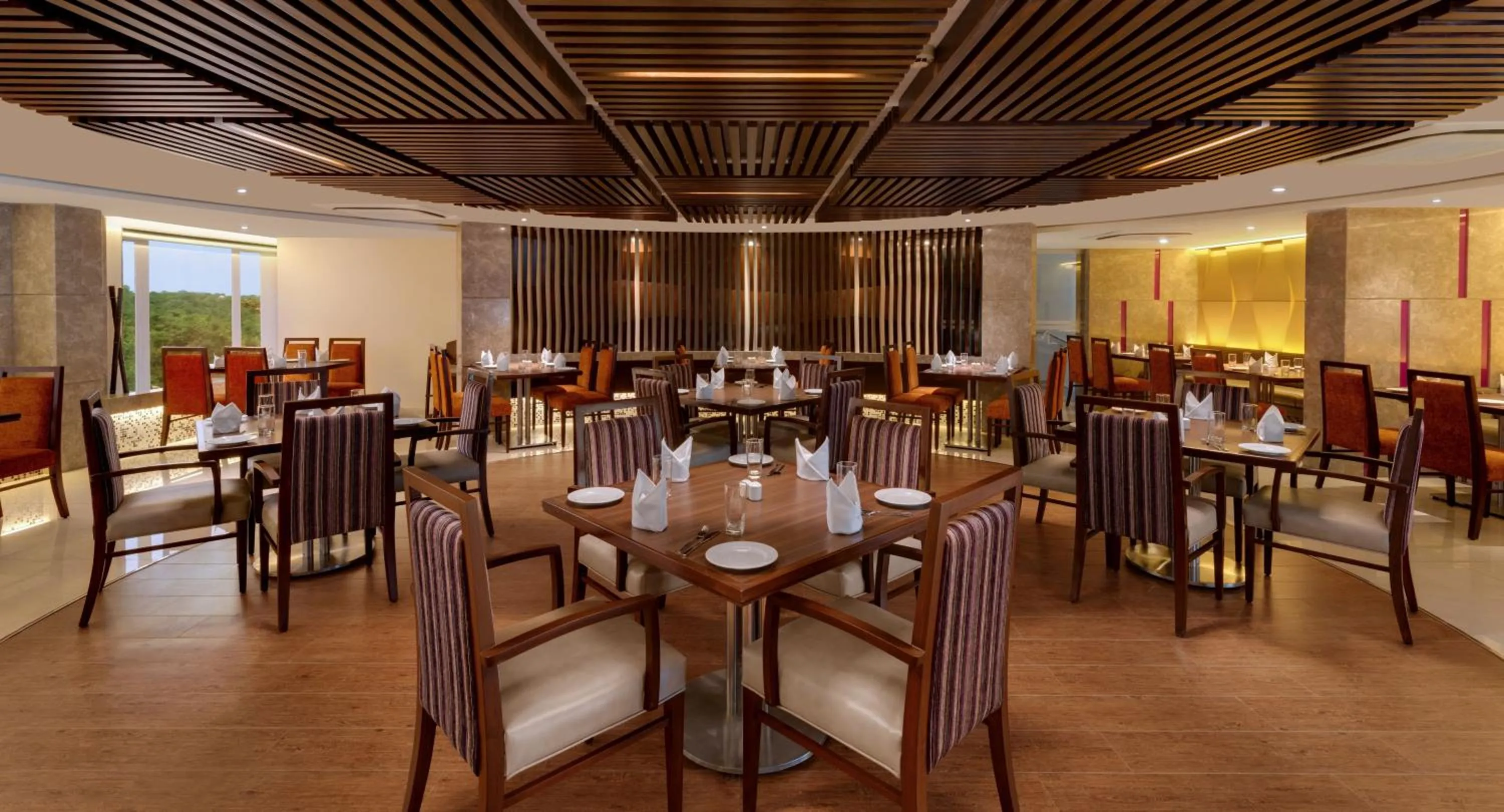 Restaurant/places to eat in The Fern Kadamba Hotel And Spa
