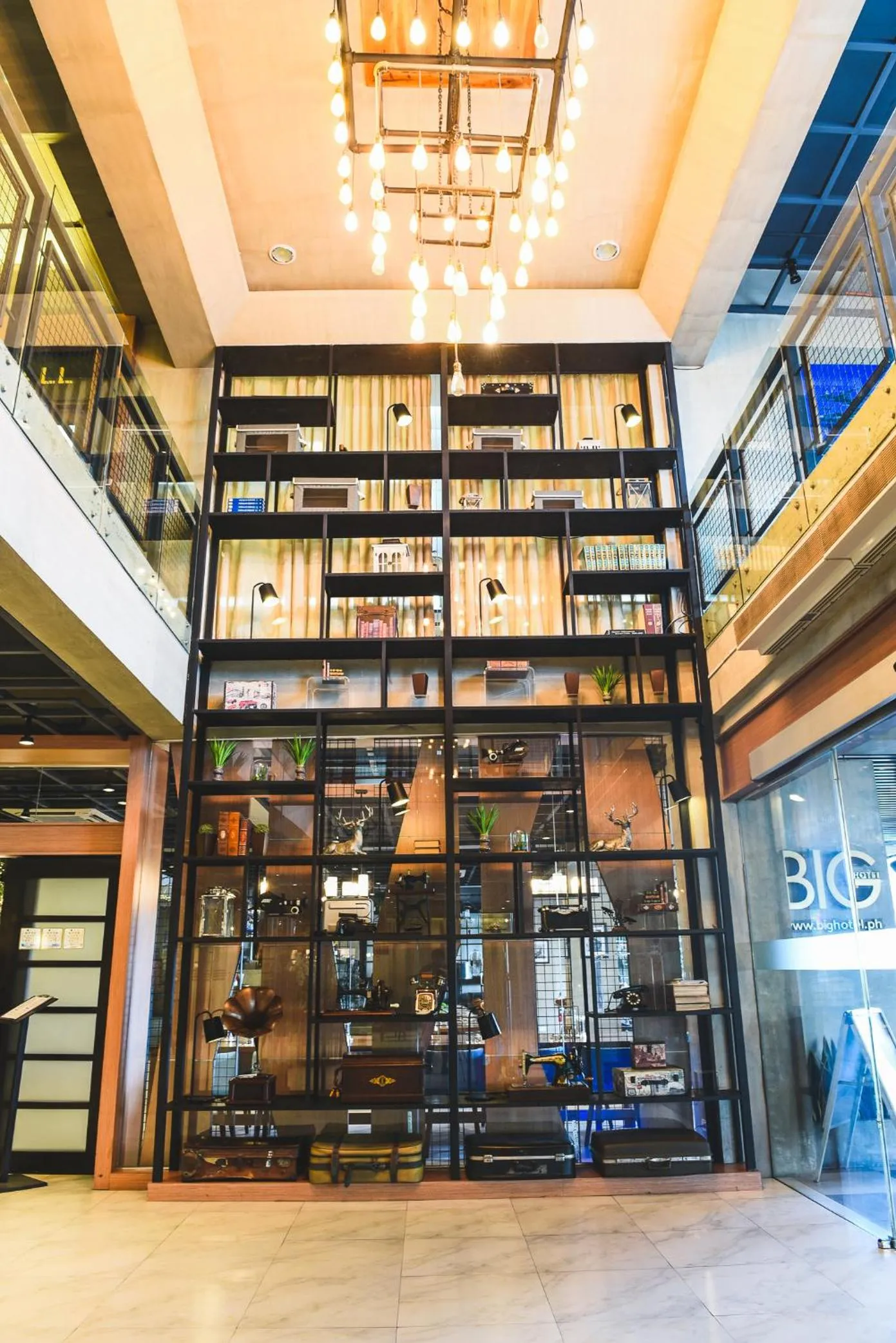 Decorative detail in Big Hotel