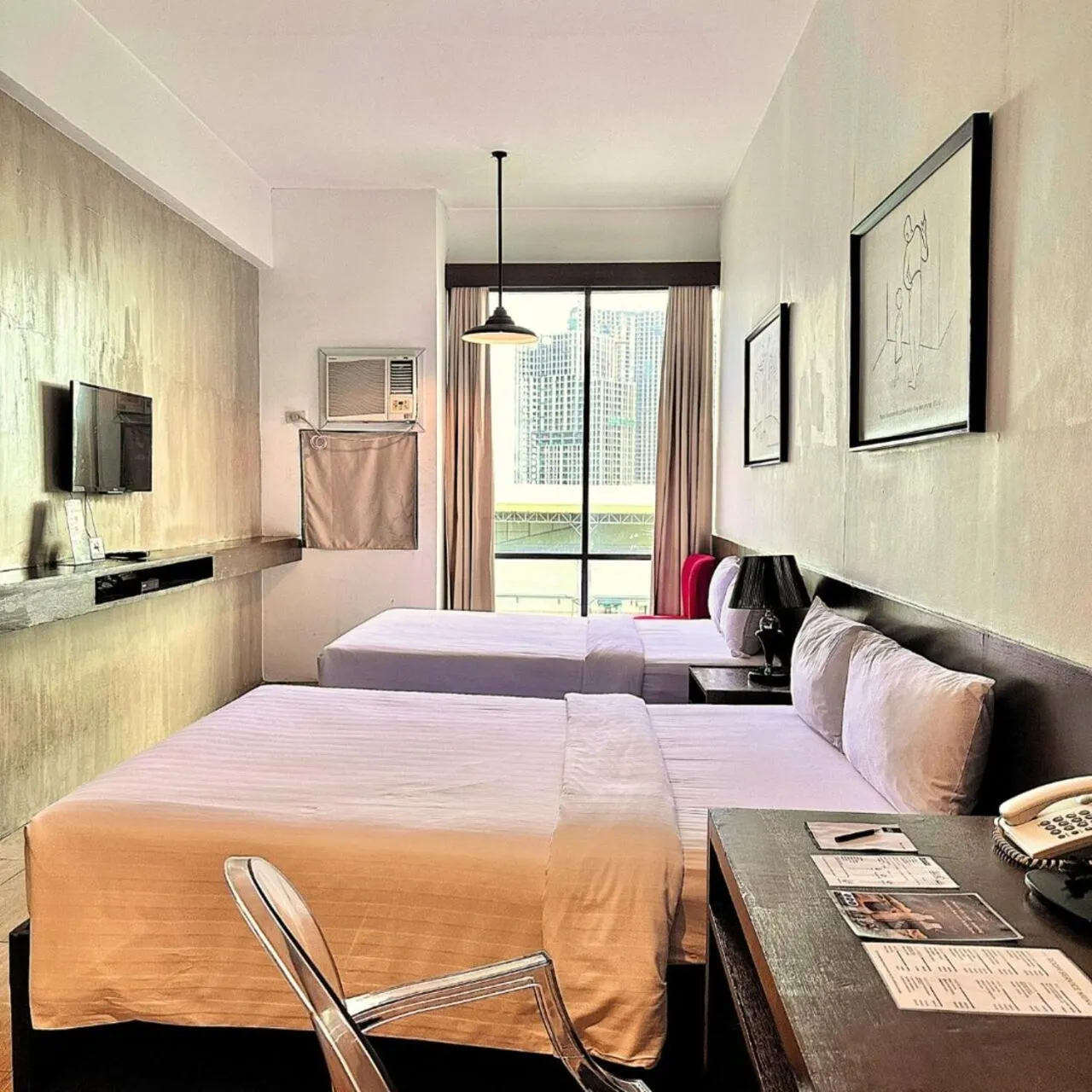 Bedroom, Bed in Big Hotel