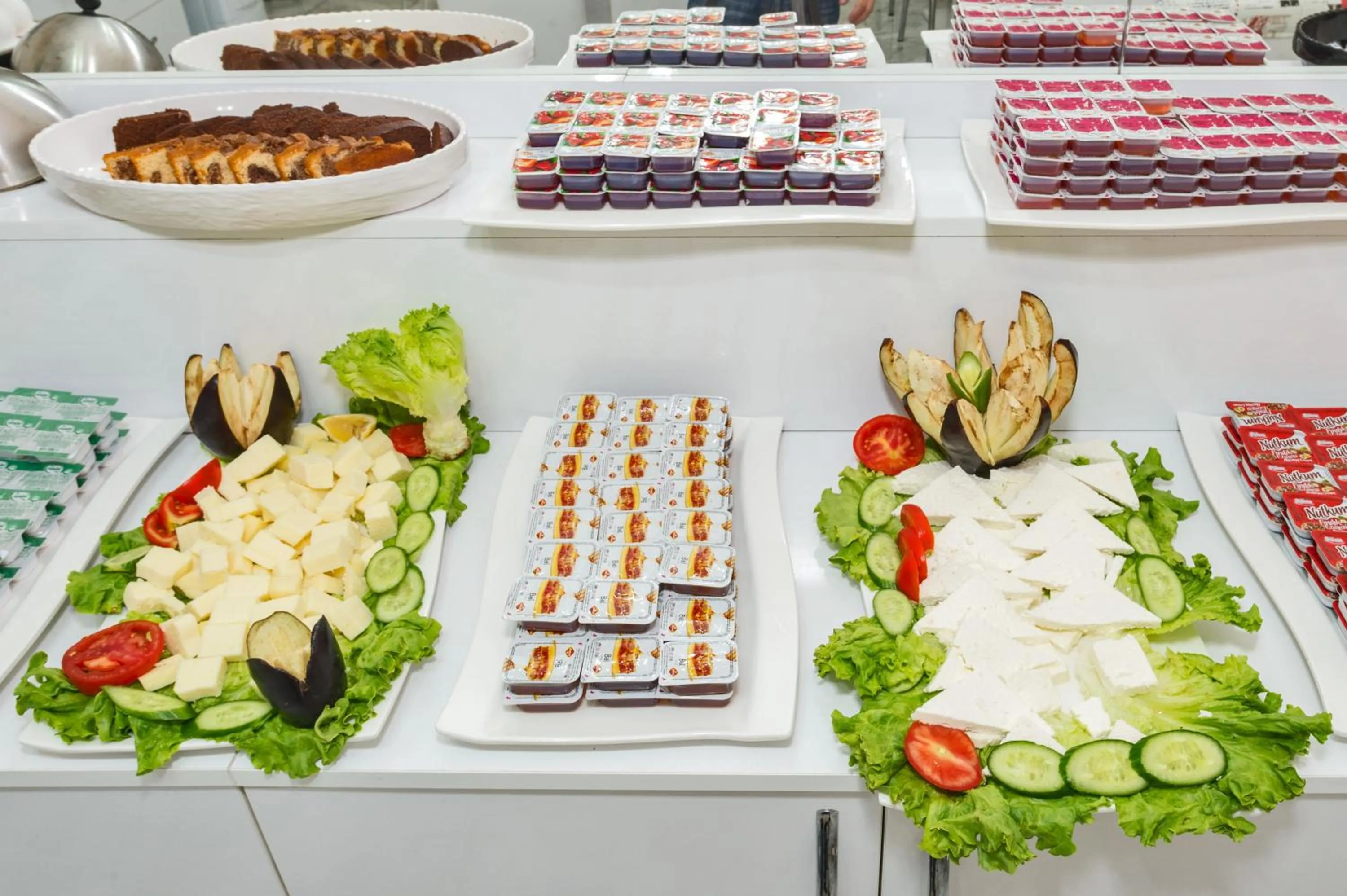 Restaurant/places to eat in Orange Airport Hotel