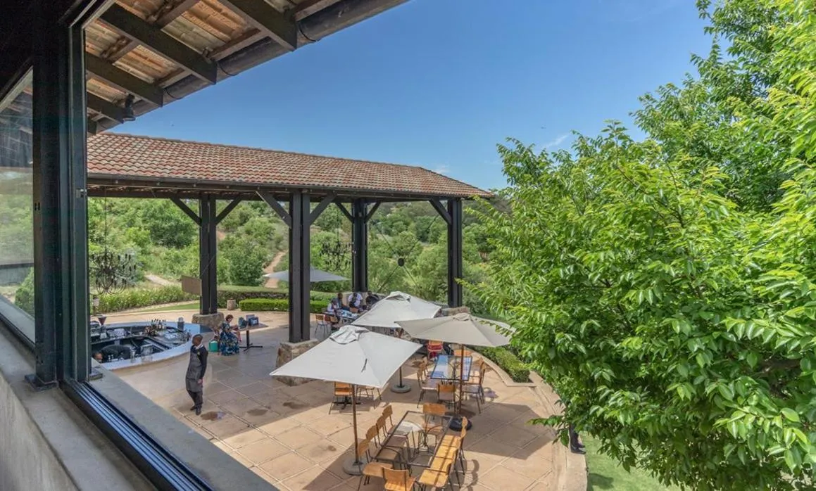 Property building in Avianto