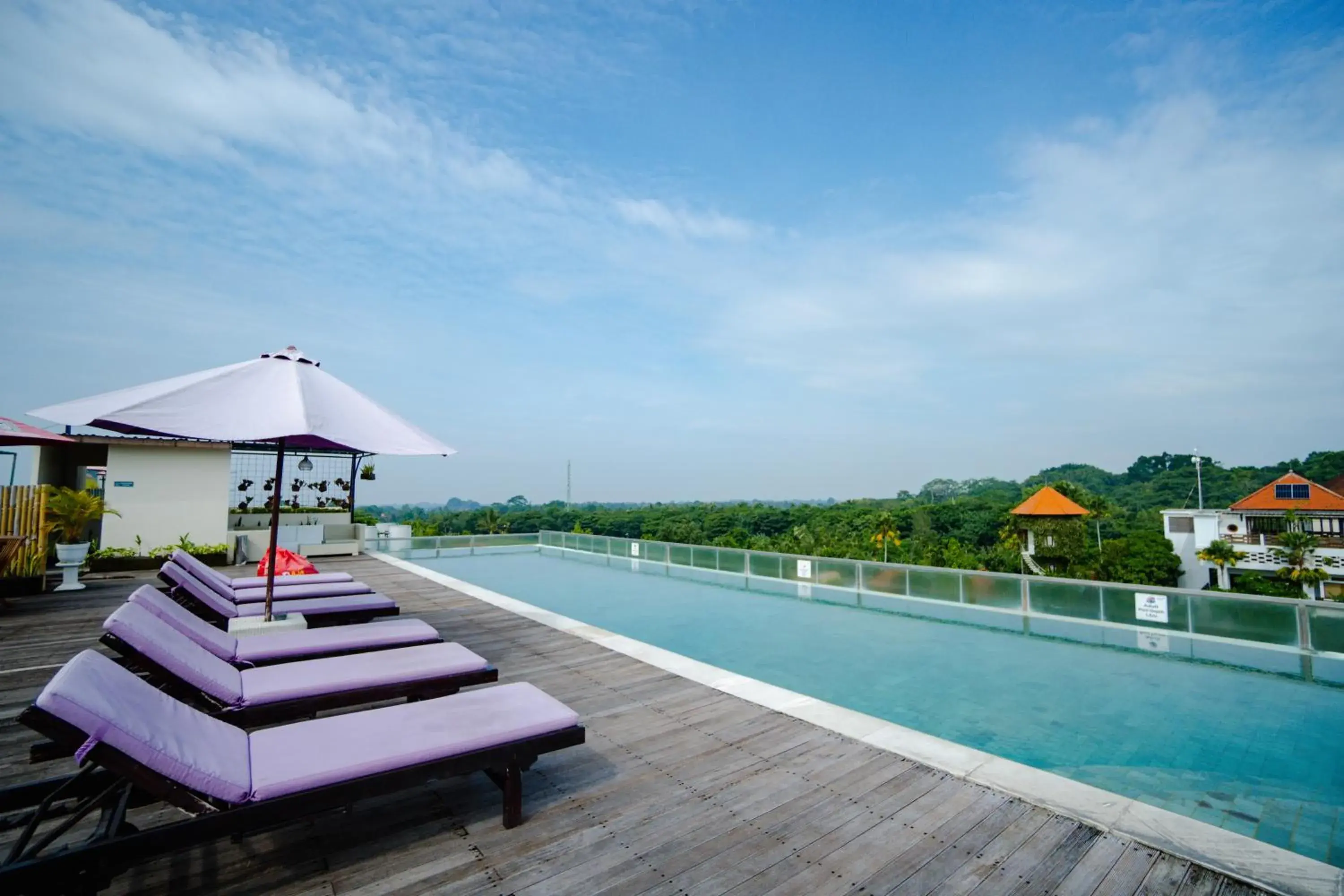 Swimming pool in The Evitel Resort Ubud Swimming pool in The Evitel Resort Ubud