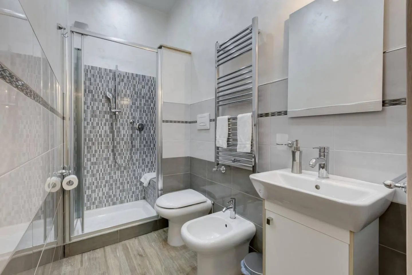 Double Room with Private Bathroom in No Stress Affittacamere