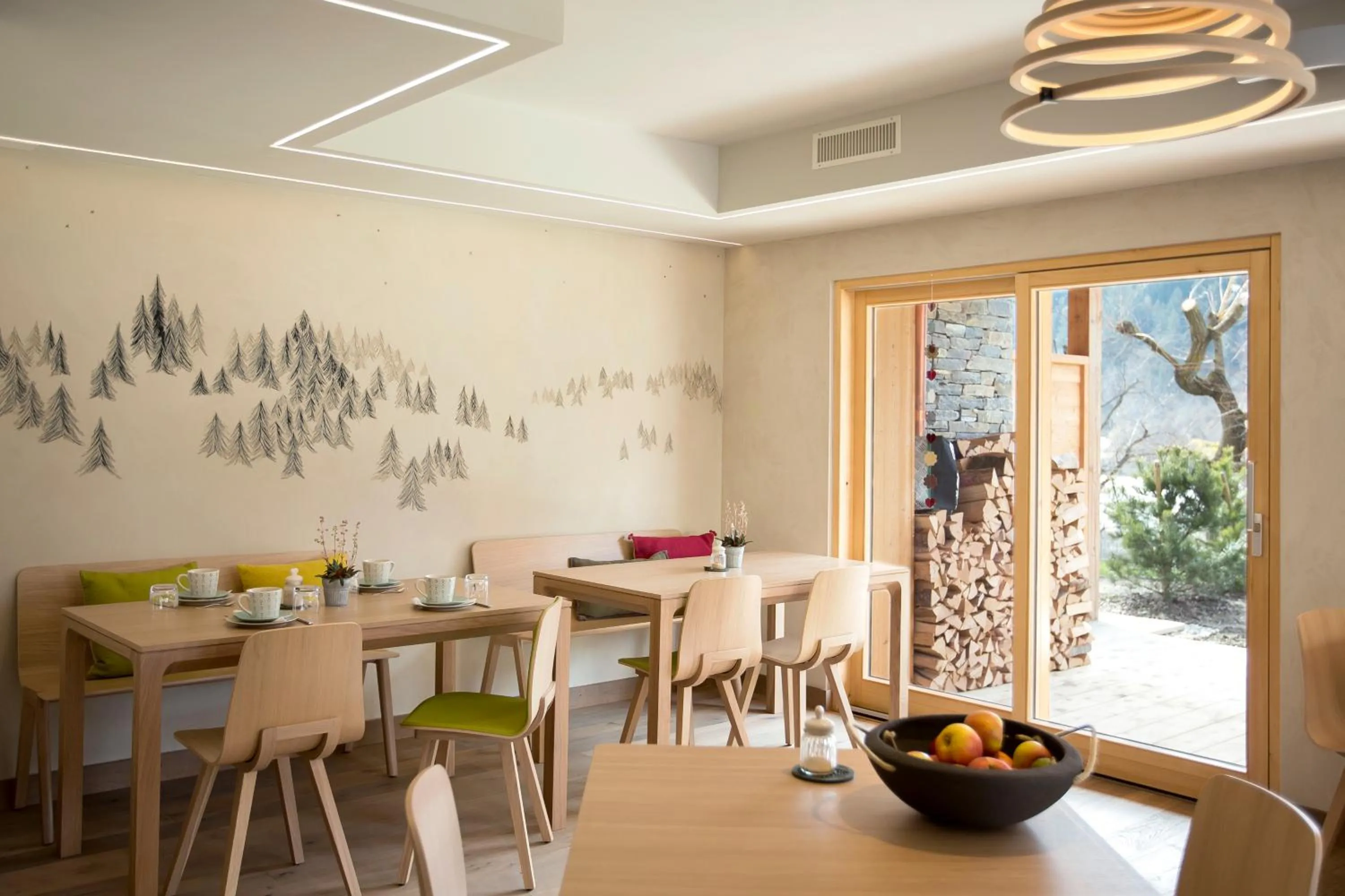 Restaurant/places to eat in A Larze