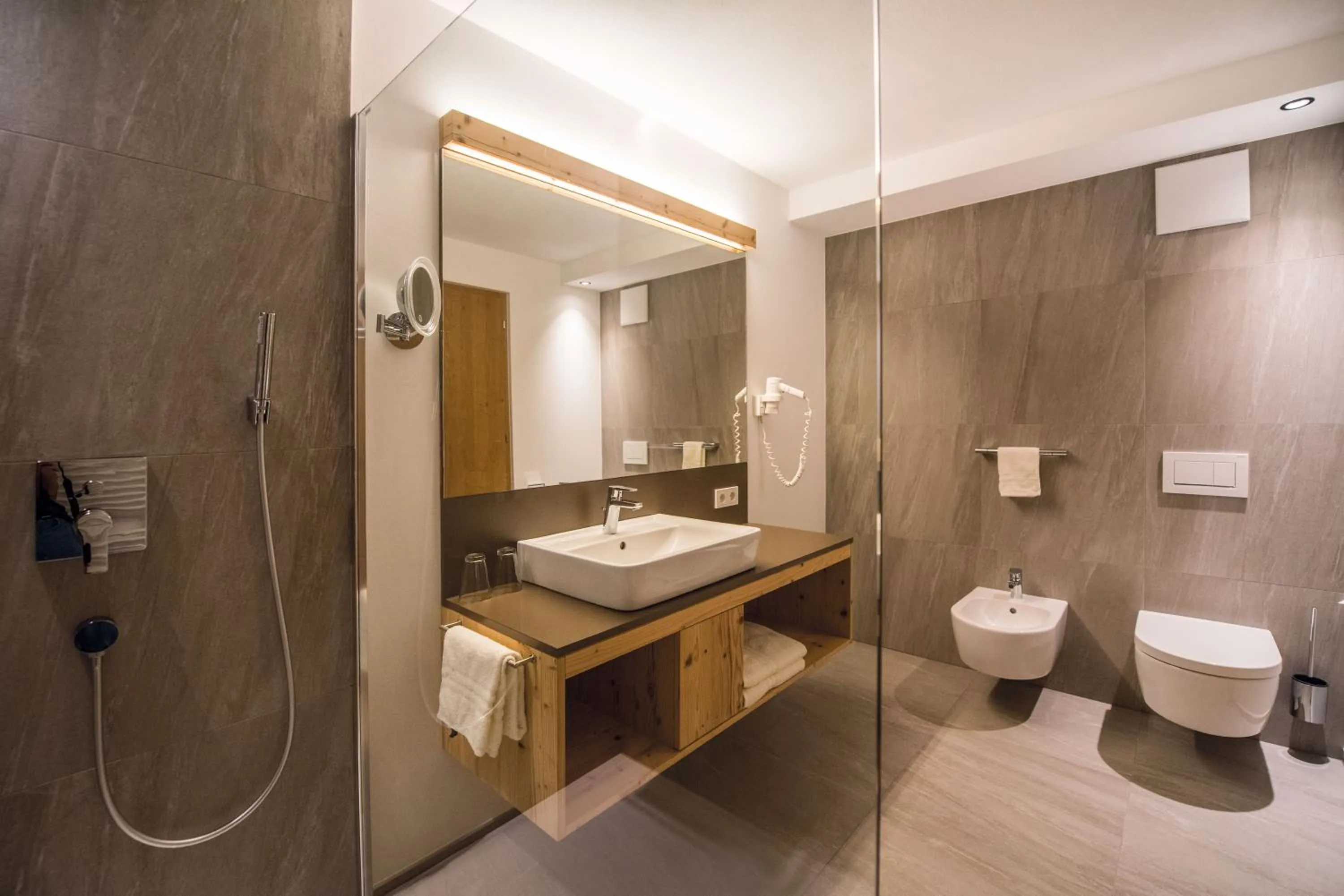 Bathroom in Hotel Fronza - your ski & mountain home