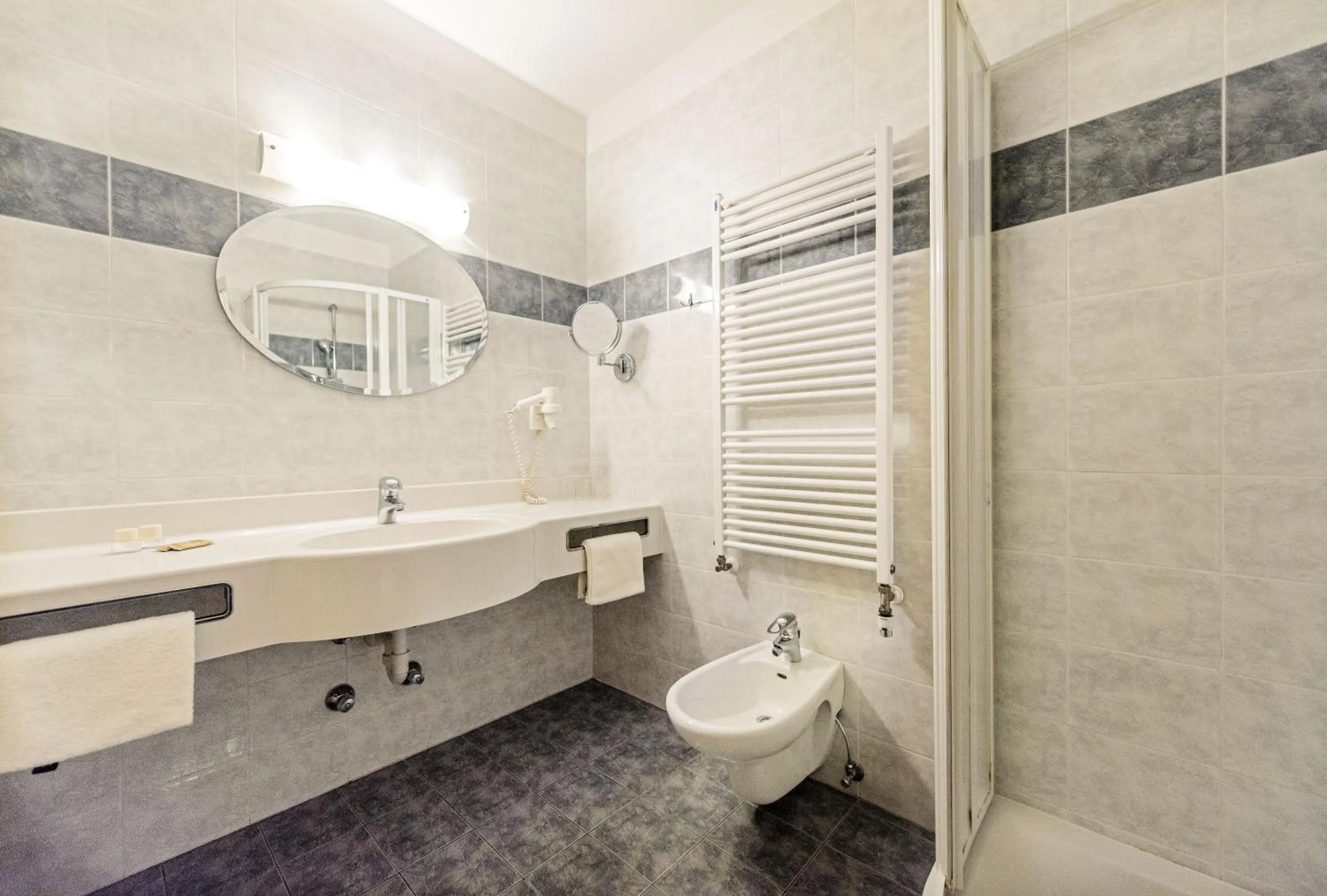 Bathroom in Hotel Fronza - your ski & mountain home