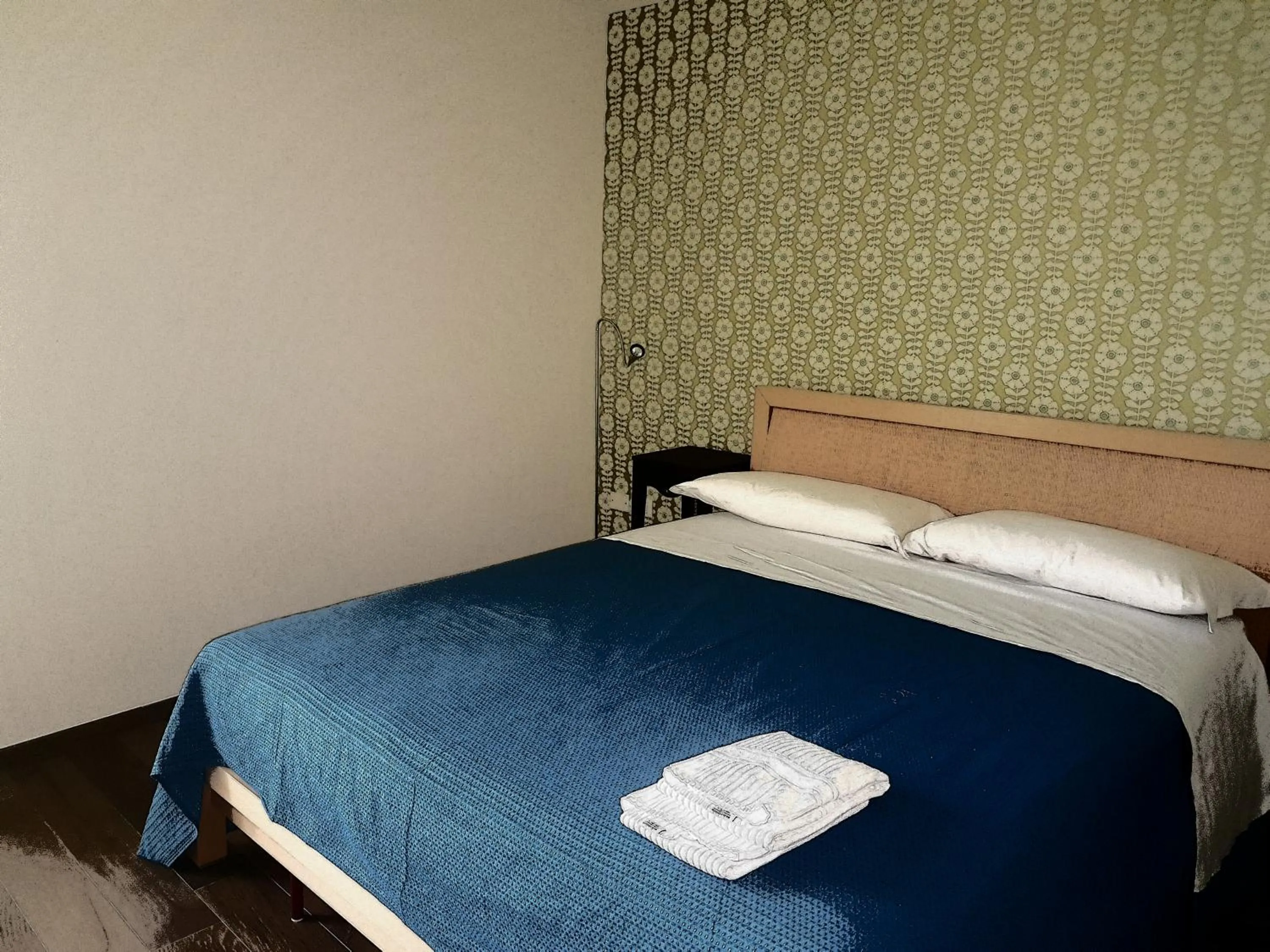 Property building, Bed in Zacapa B&B
