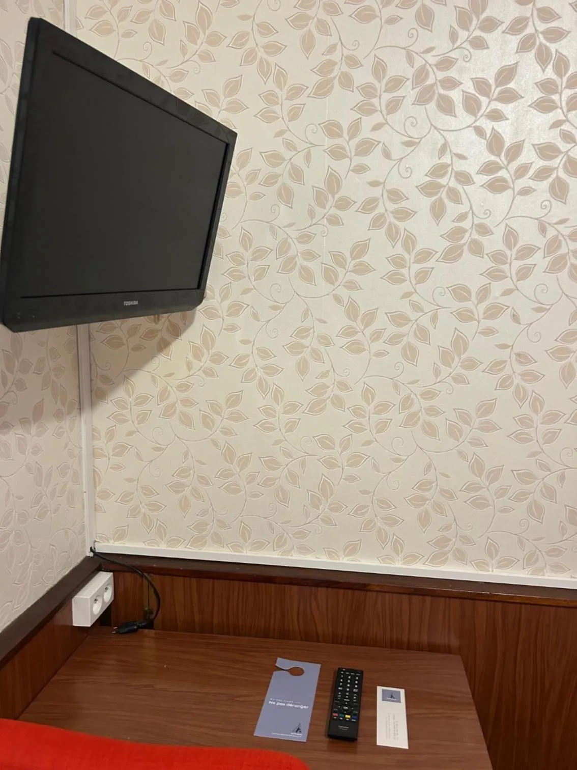 furniture in Hotel le France, Redon
