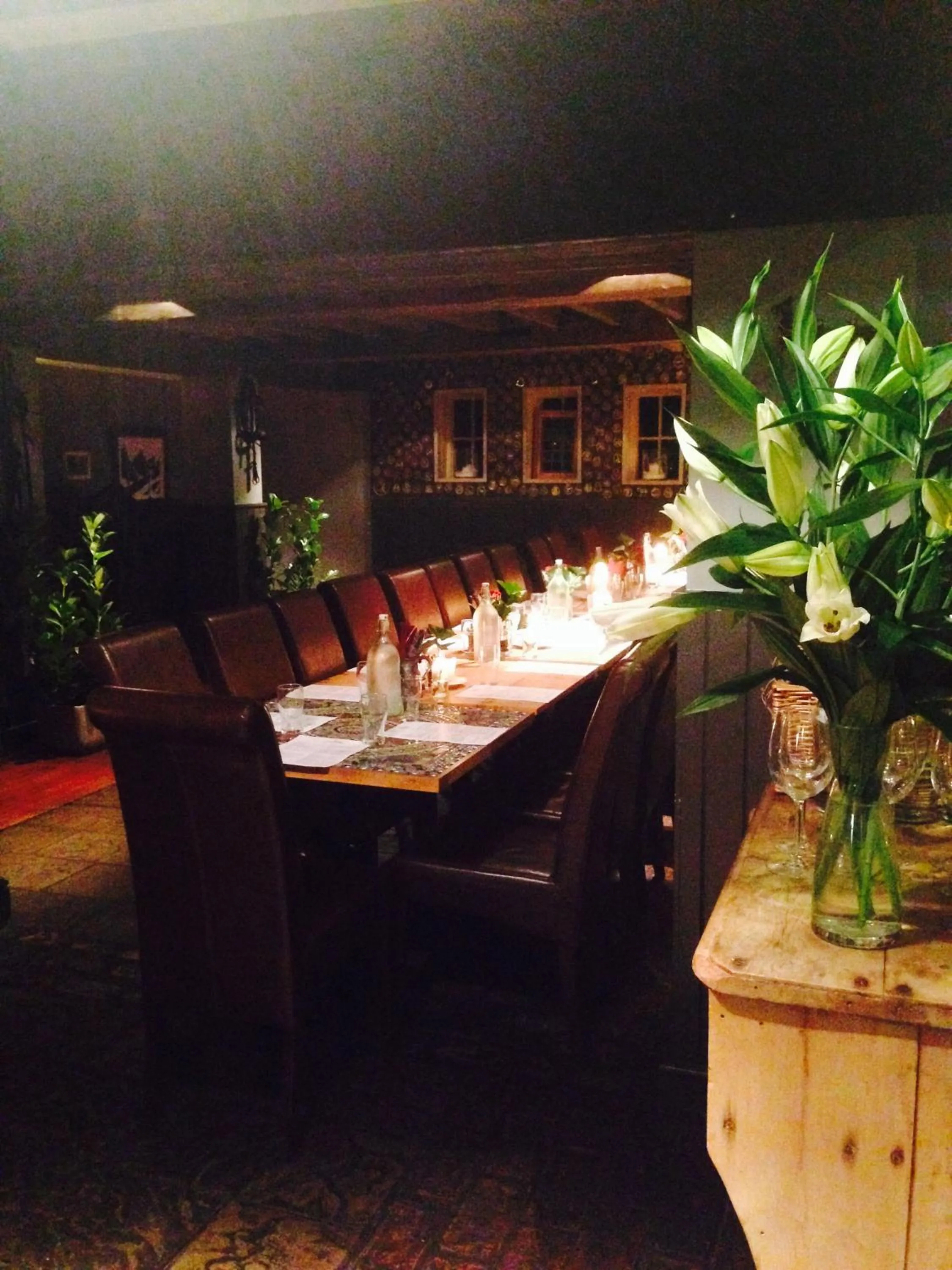 Restaurant/places to eat in The Ivy House