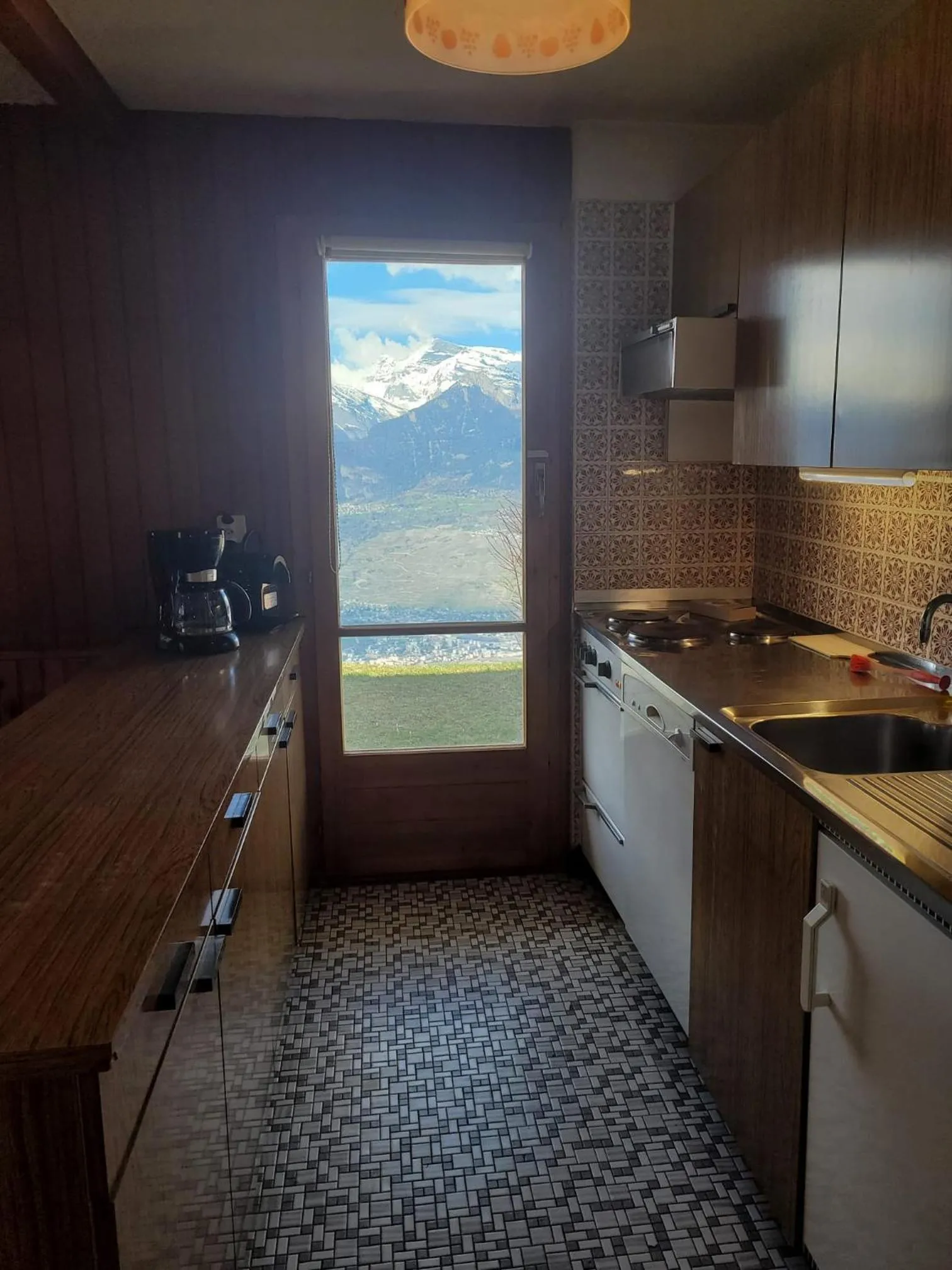 Kitchen or kitchenette in La Crettaz app dans chalet - SUNNY apartment 6 p