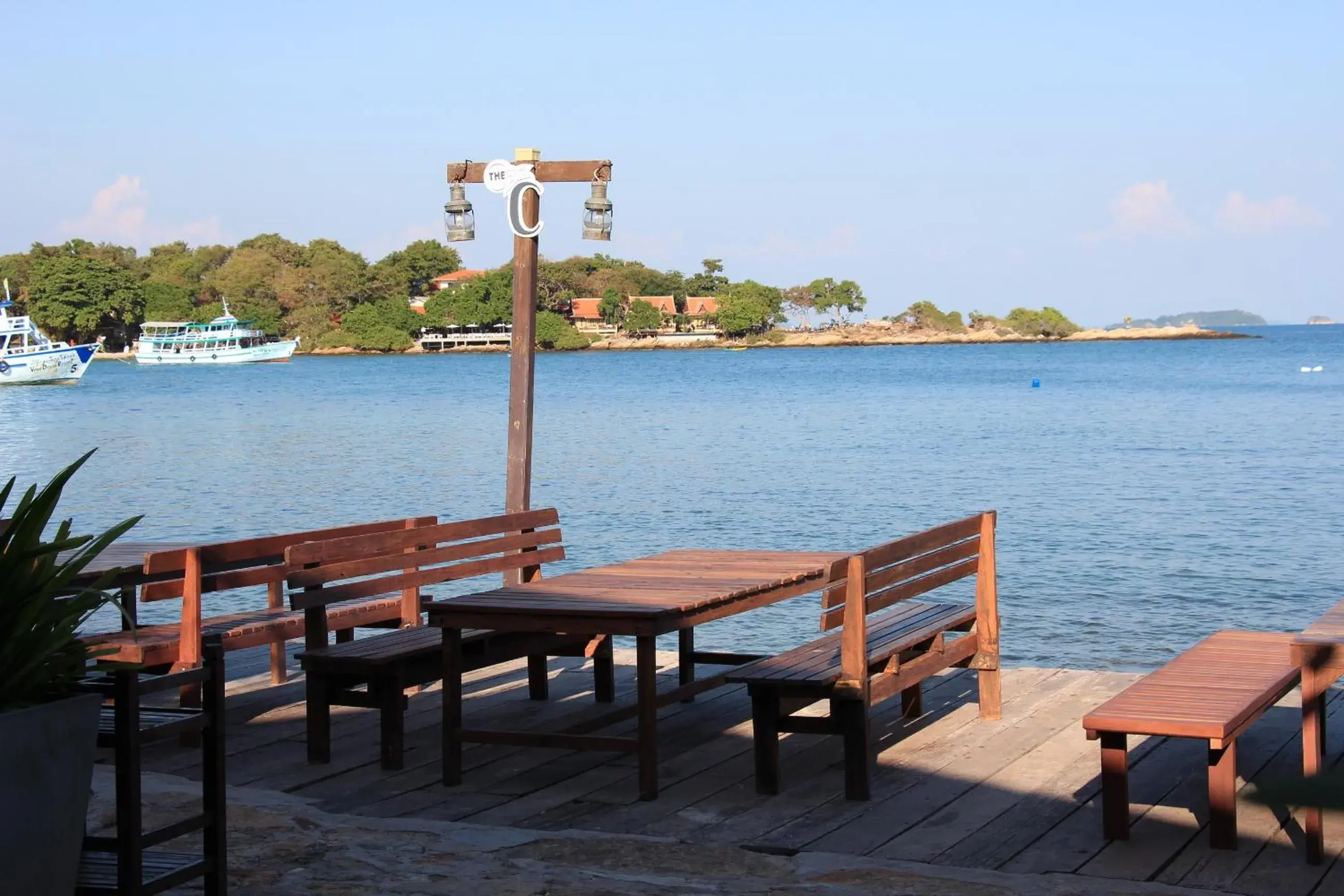 Restaurant/places to eat in The C Samet Beach Resort SHA Plus Restaurant/places to eat in The C Samet Beach Resort SHA Plus