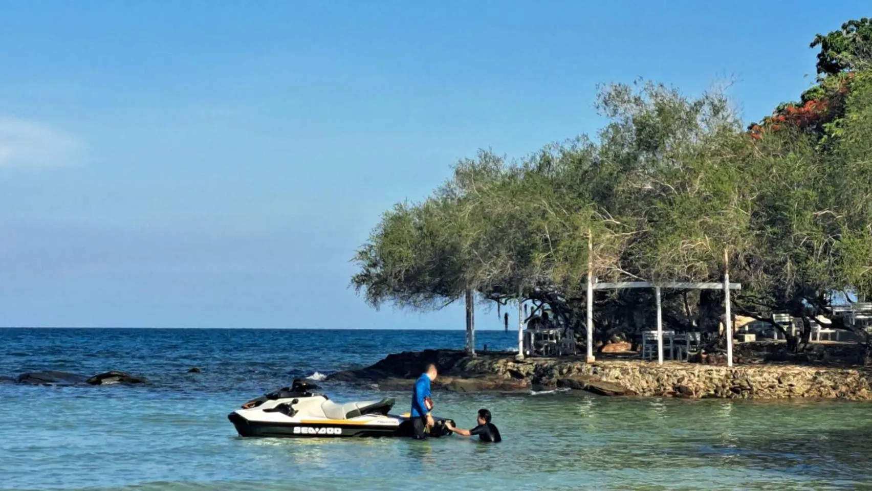 Restaurant/places to eat in The C Samet Beach Resort SHA Plus