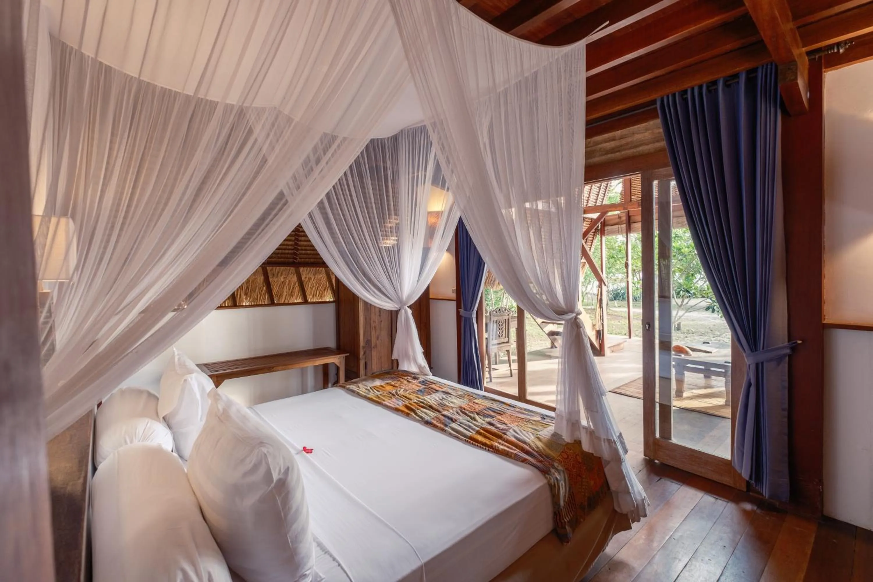 Bed in Gili Asahan Eco Lodge & Restaurant