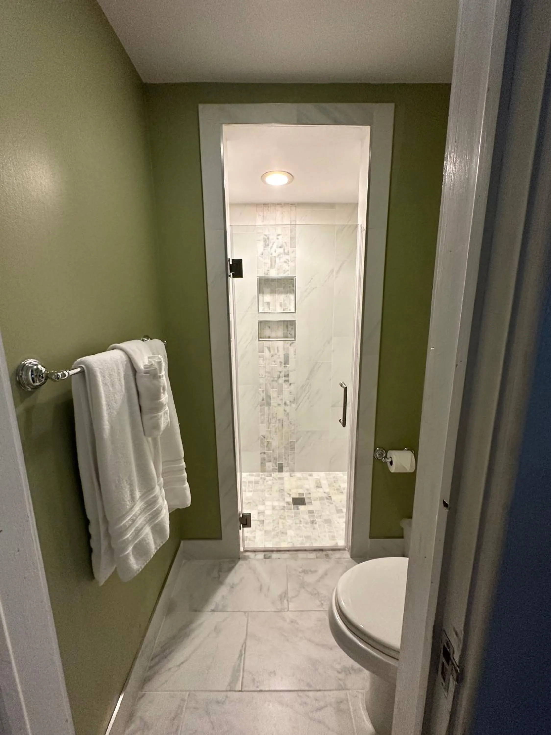 Shower in Red Rocker Inn