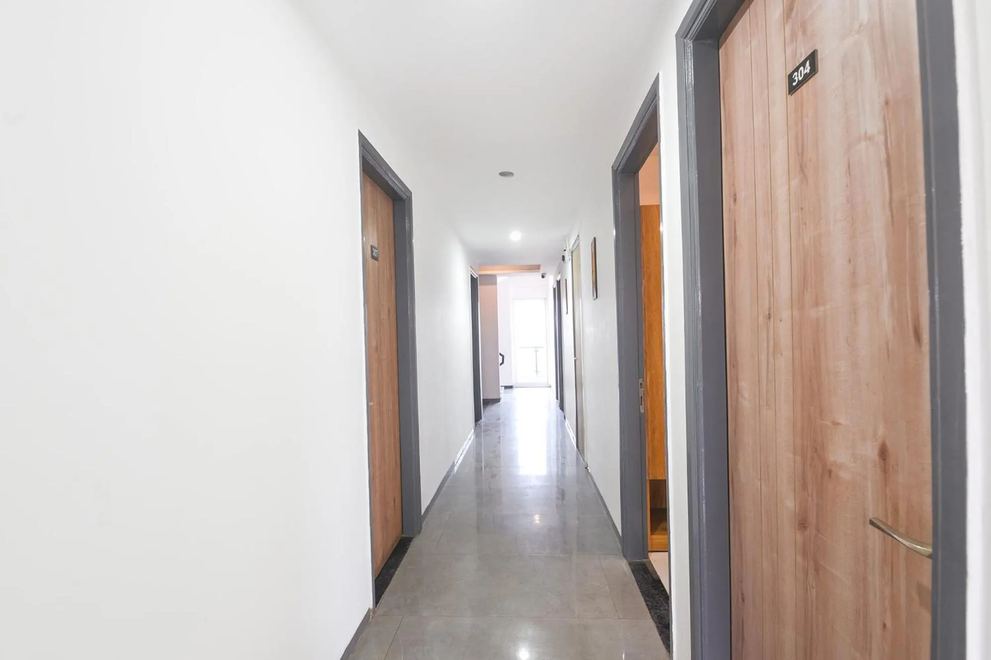 FabHotel Roost Stay