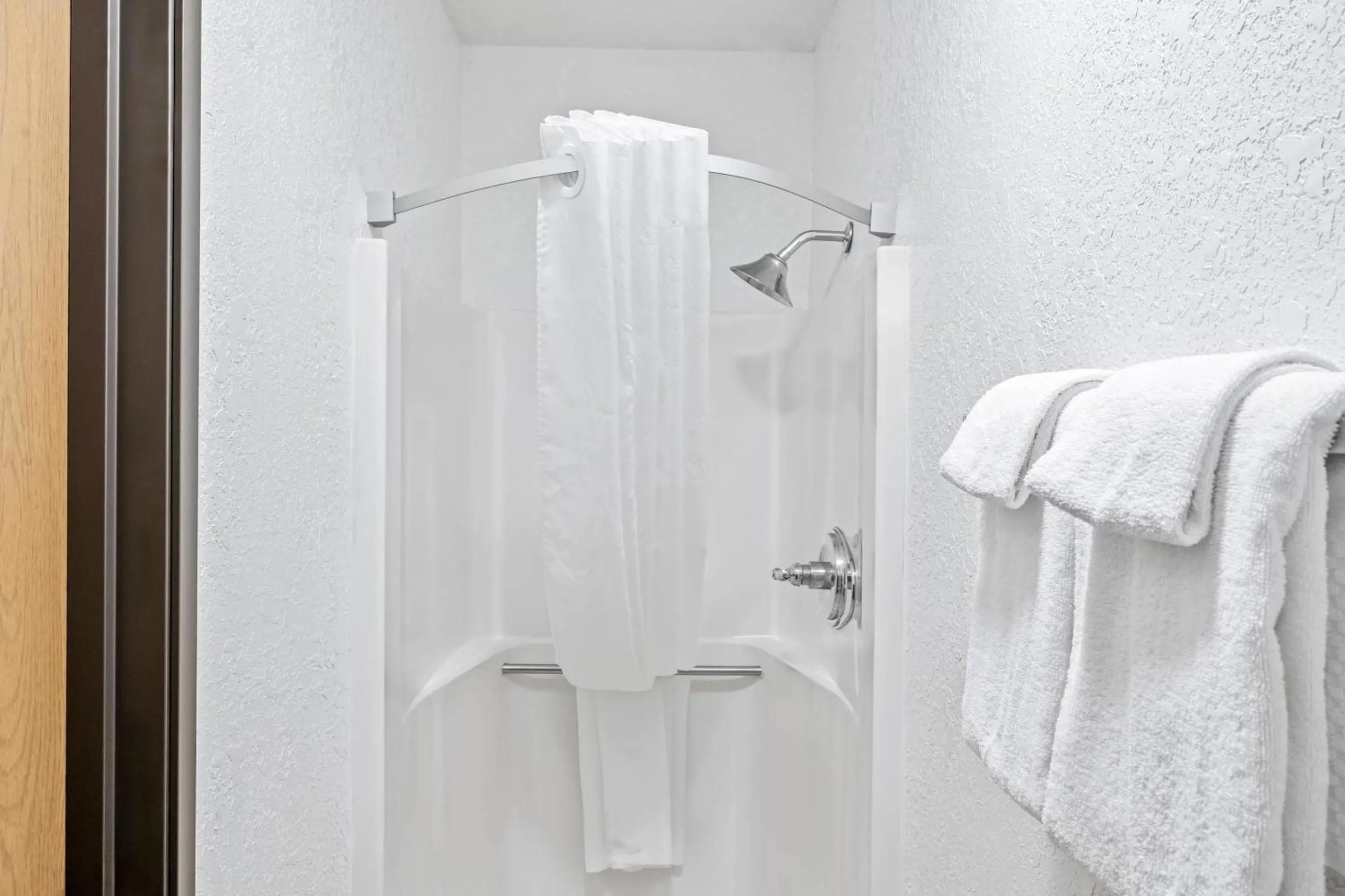 Bedroom in Econo Lodge, Downtown Custer Near Custer State Park and Mt Rushmore