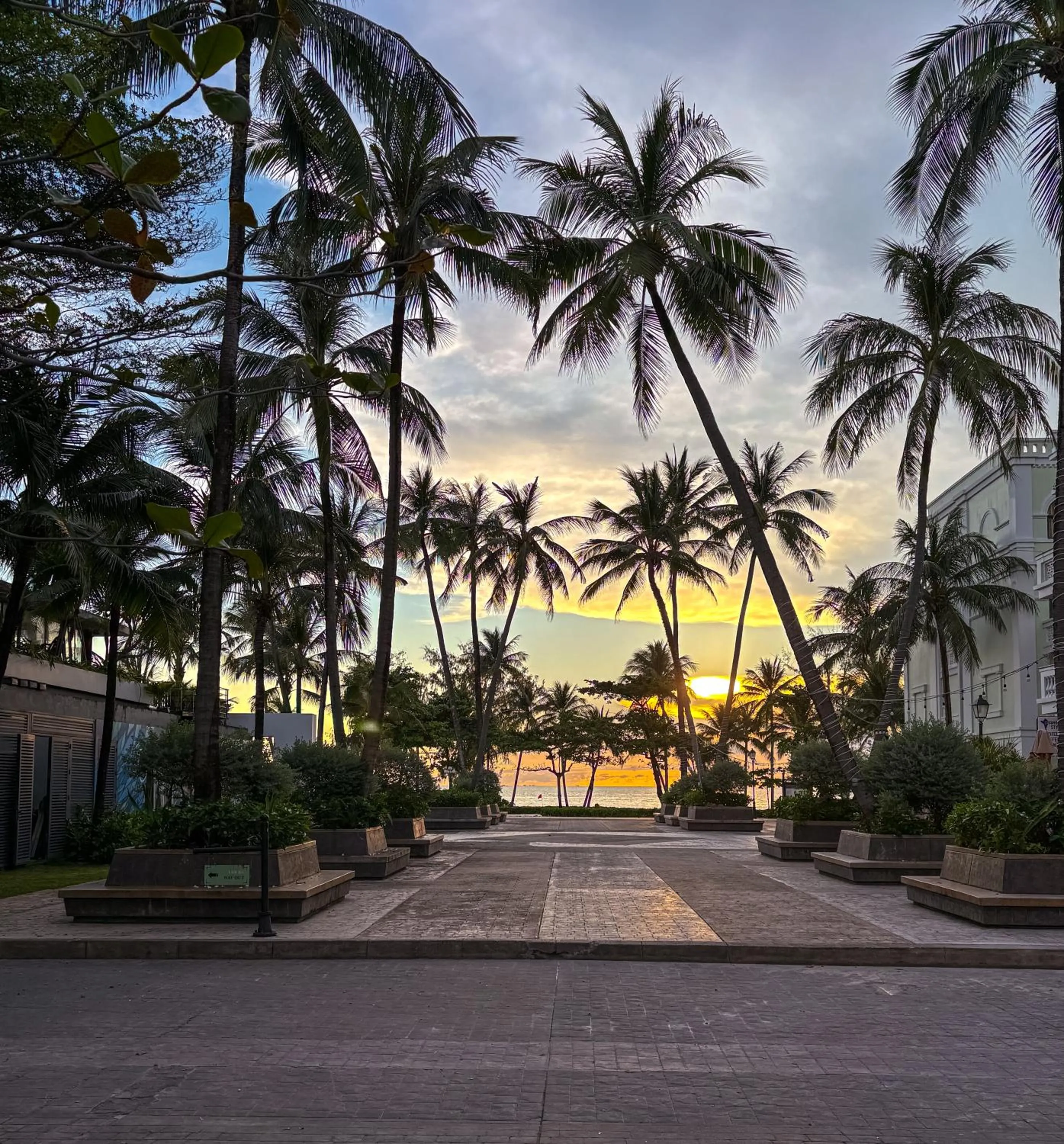 Alisa Phu Quoc Waterfront Hotel