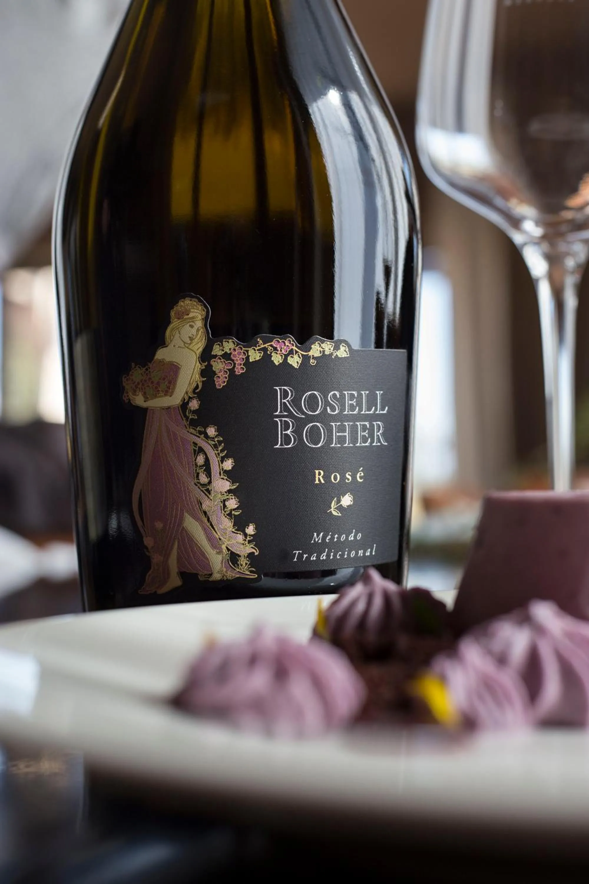 Restaurant/places to eat in Rosell Boher Winery Lodge & Spa