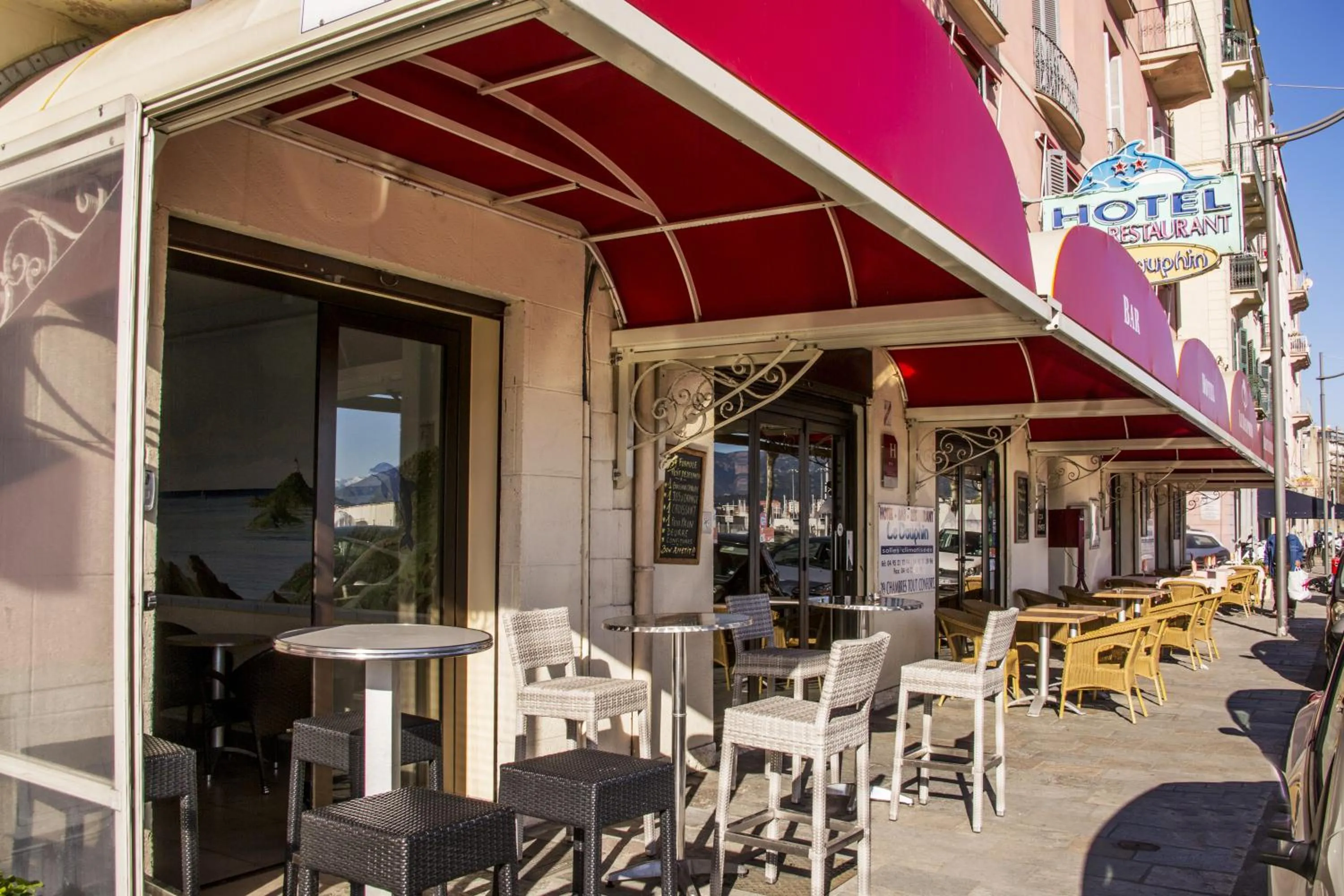 Restaurant/places to eat in Hotel le Dauphin