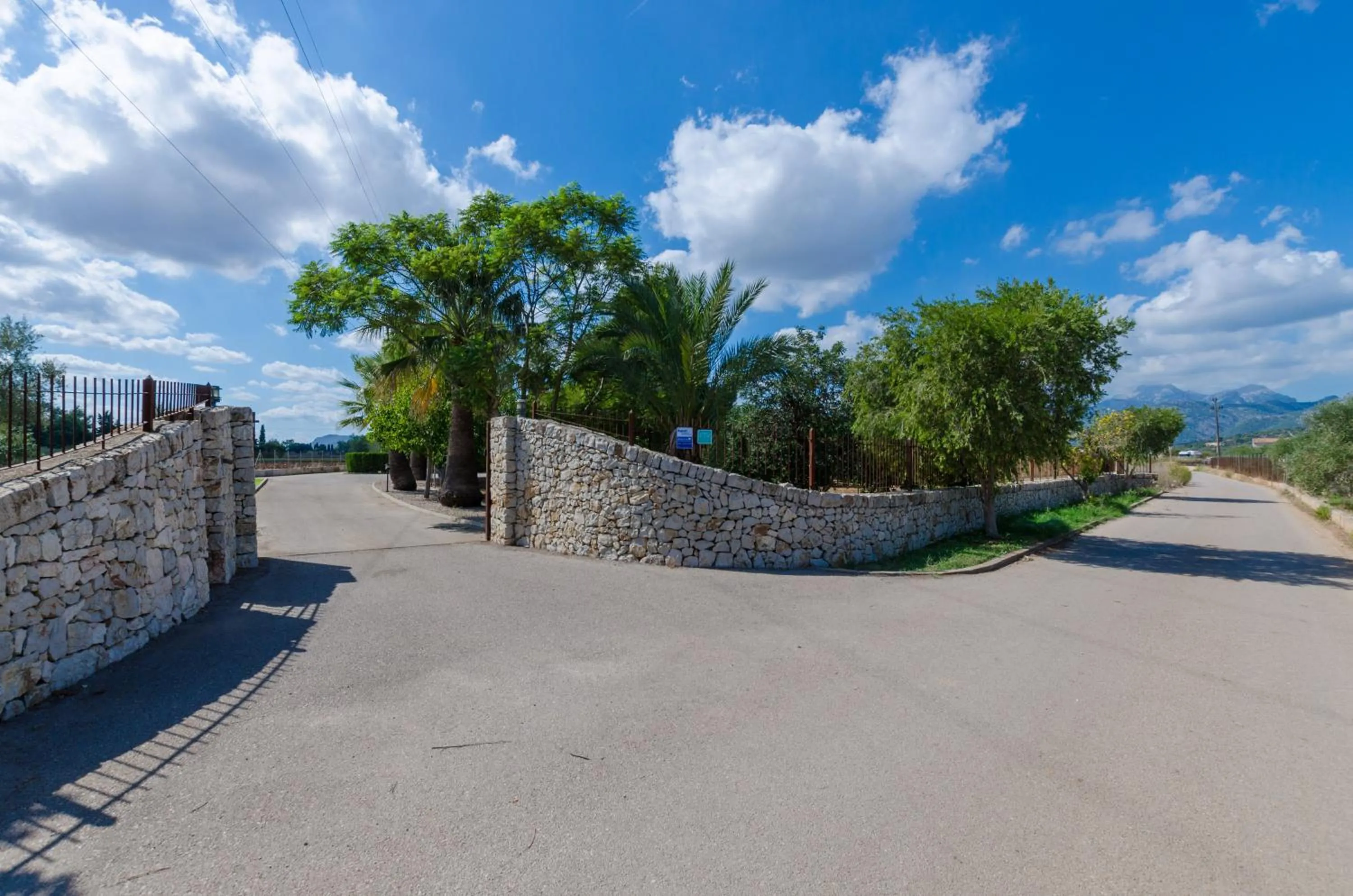 Facade/entrance in Sa Resclosa