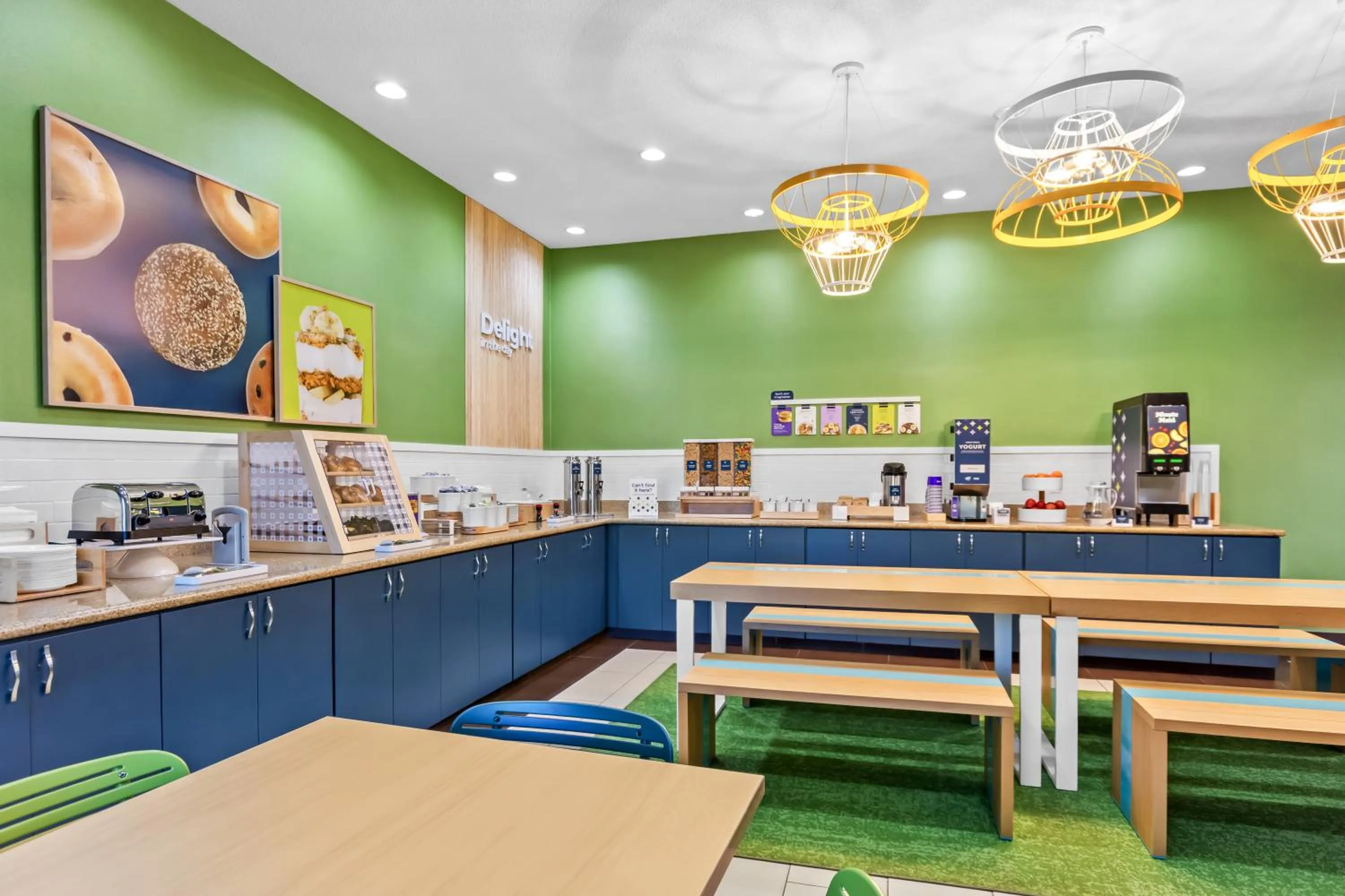 Restaurant/places to eat in Spark by Hilton