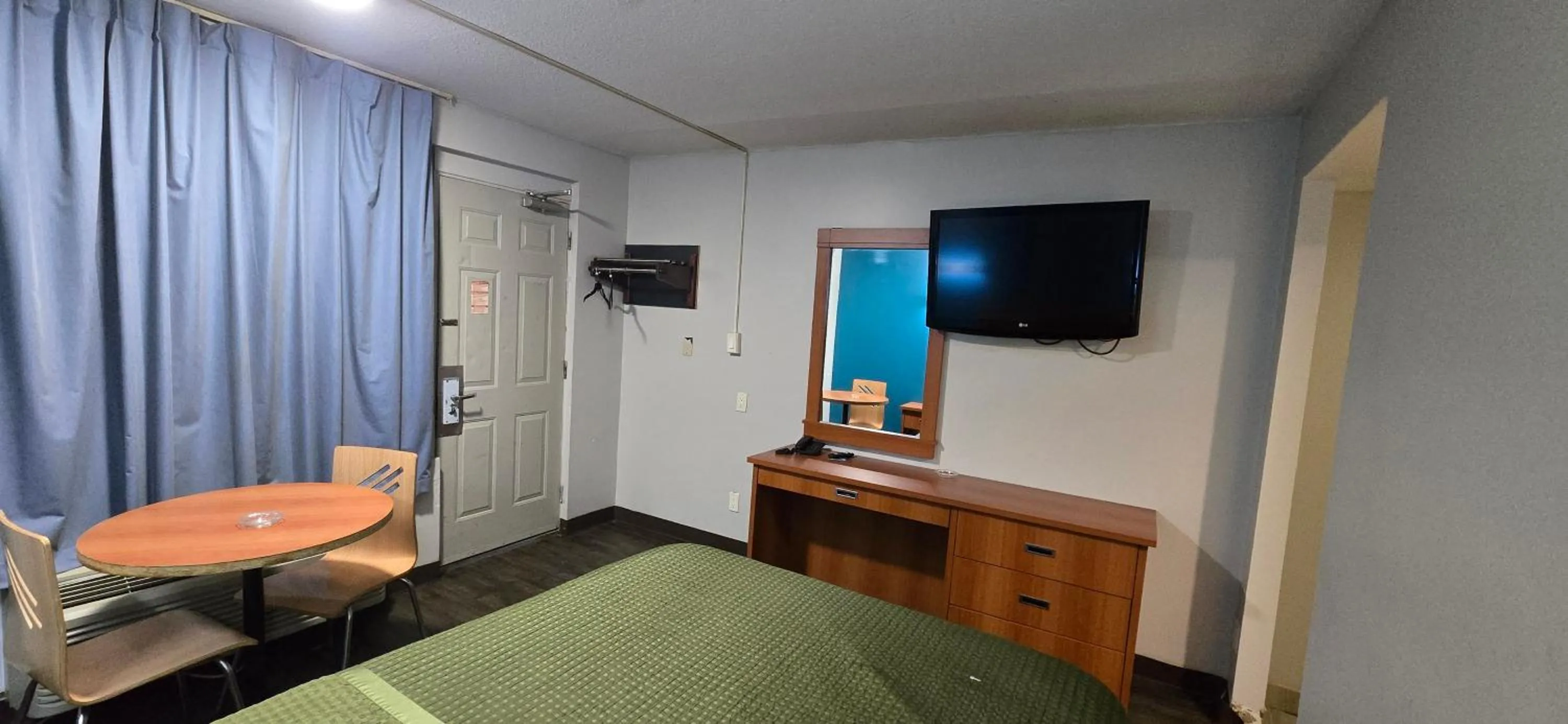 Bedroom, Bed in Avenue Motel