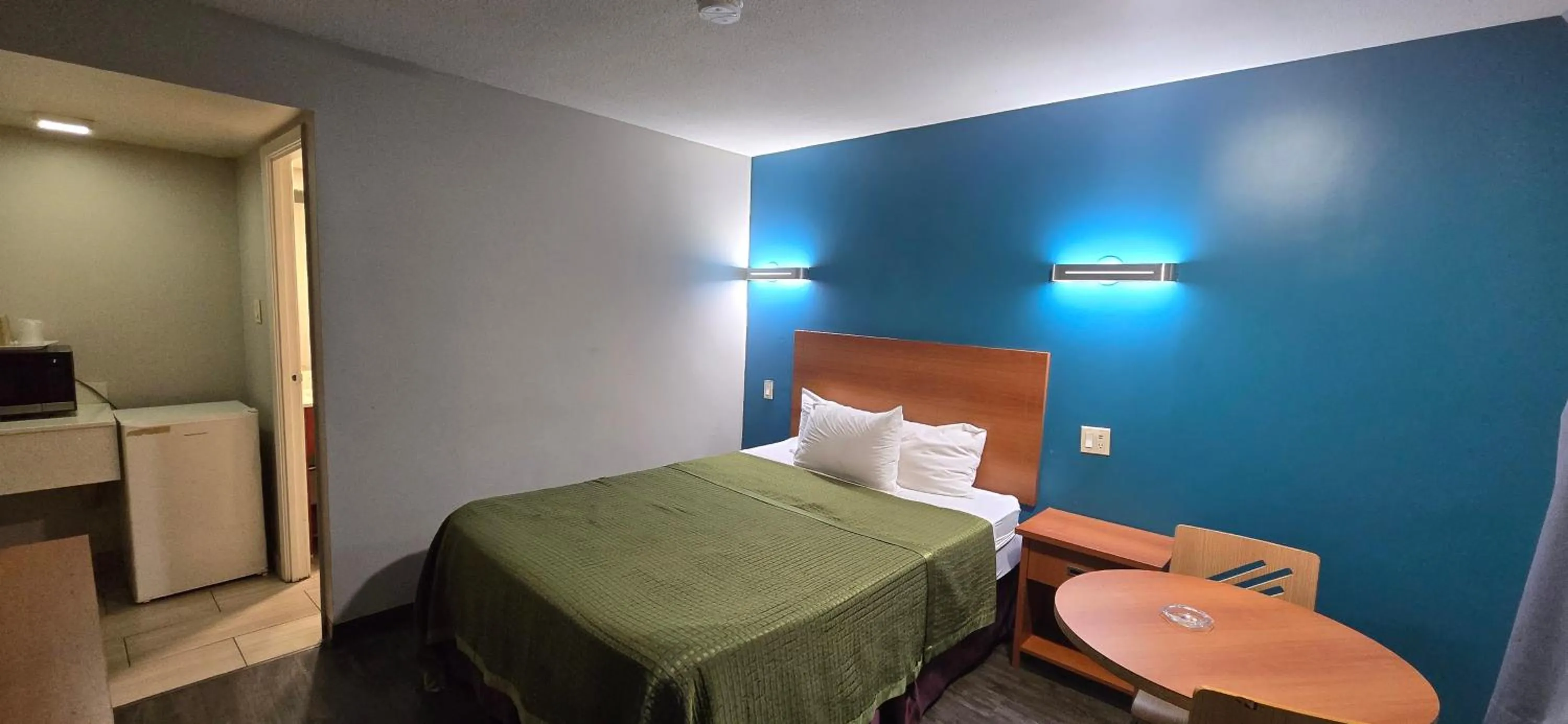Bed in Avenue Motel