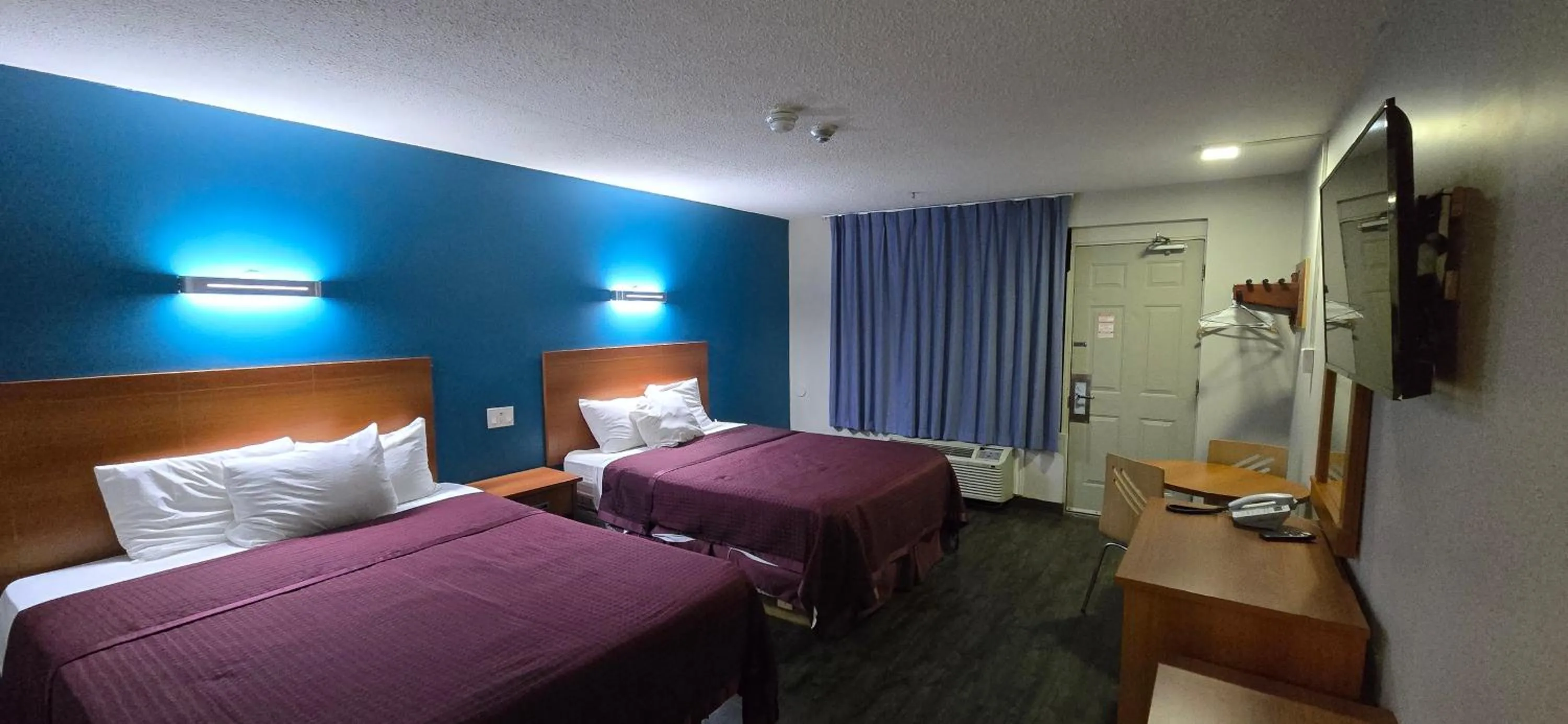 Bedroom, Bed in Avenue Motel