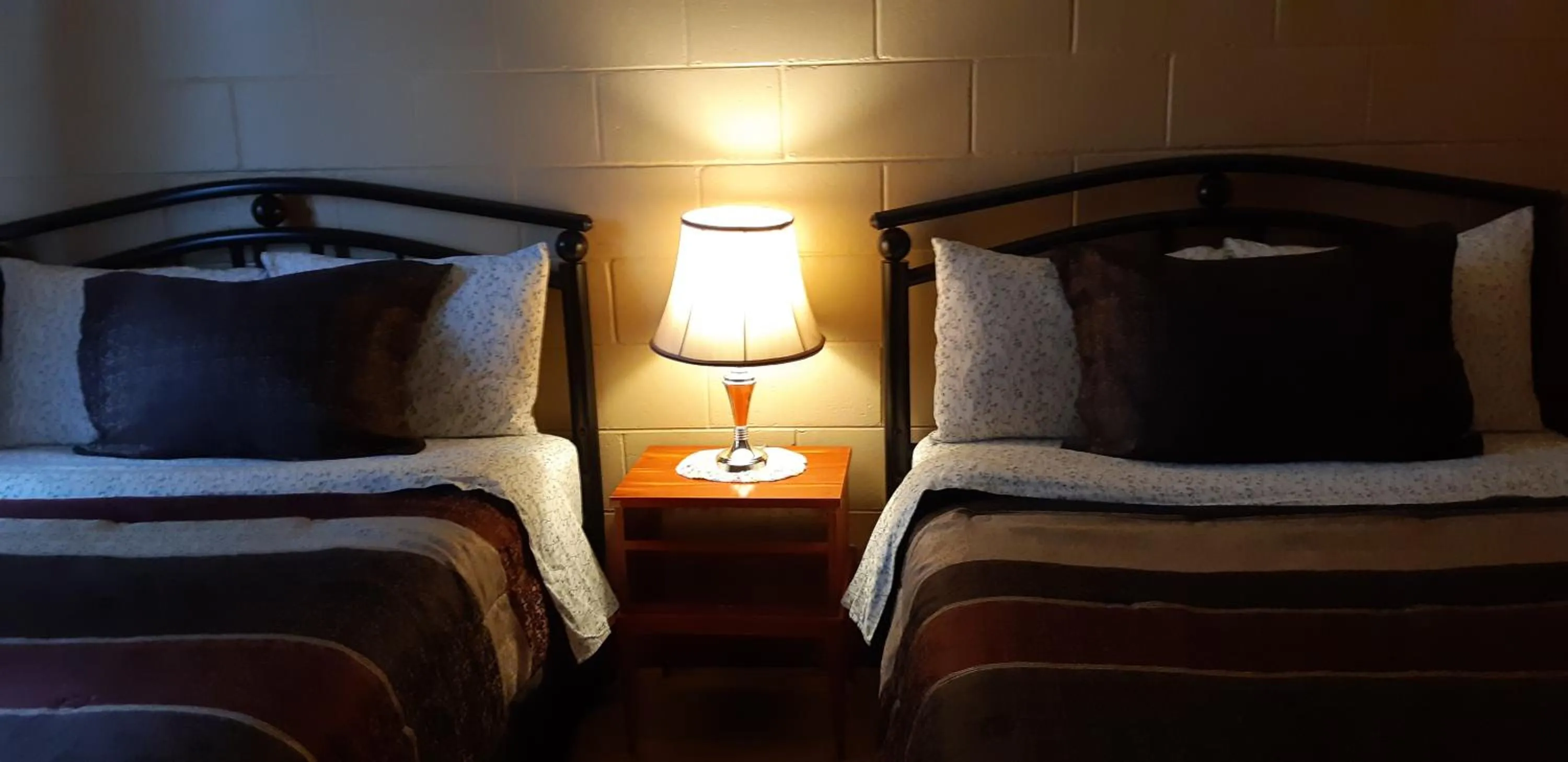 Bed in Pine Grove Motel