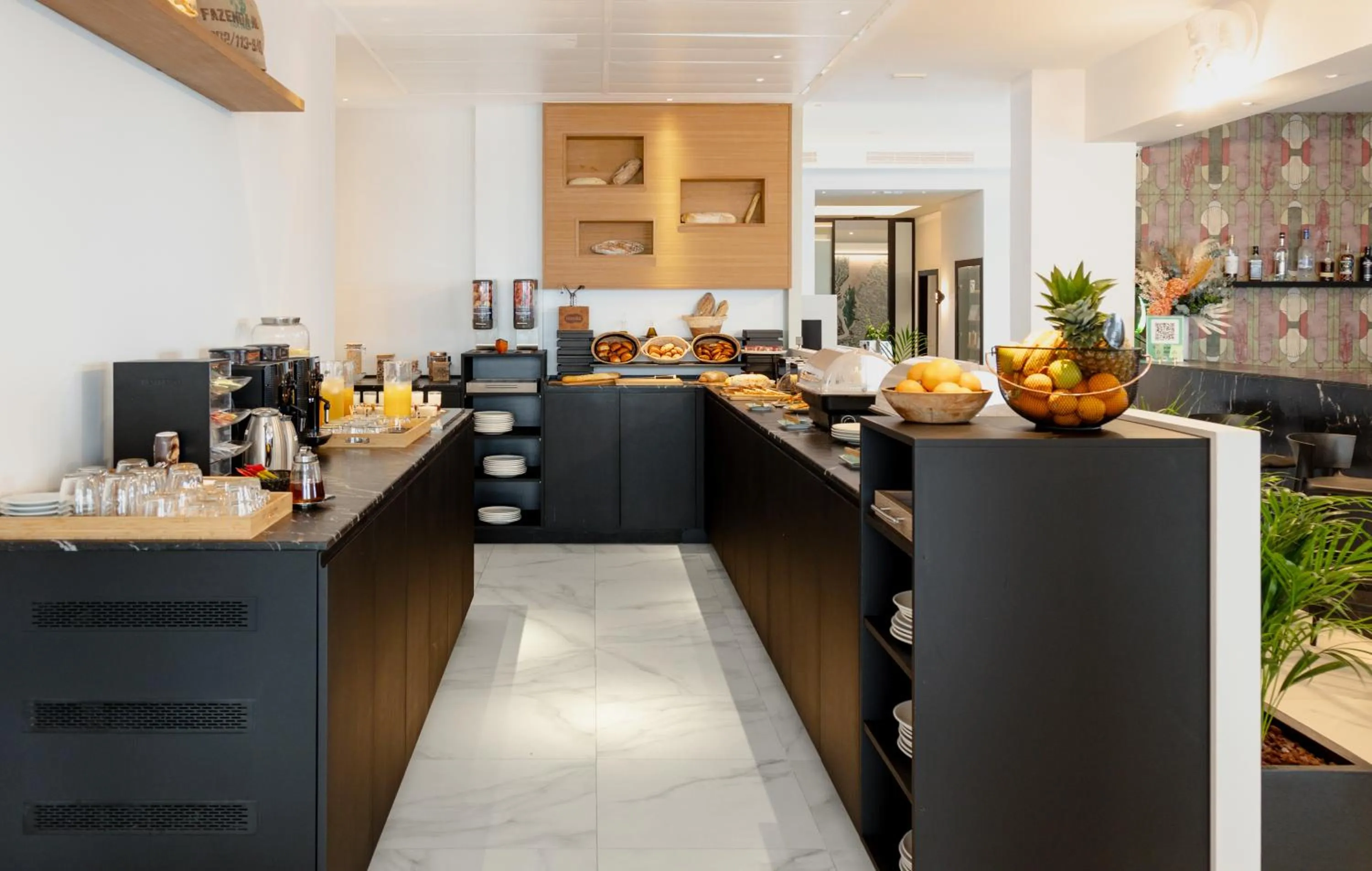 Restaurant/places to eat in Stic Urban Hotel & SPA